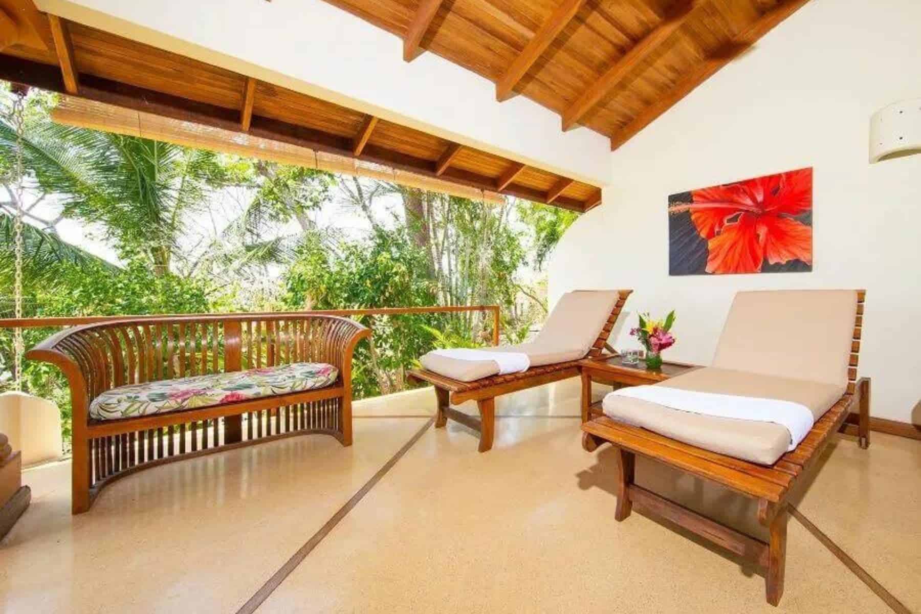 los-altos-de-eros-boutique-hotel-and-spa-chairs