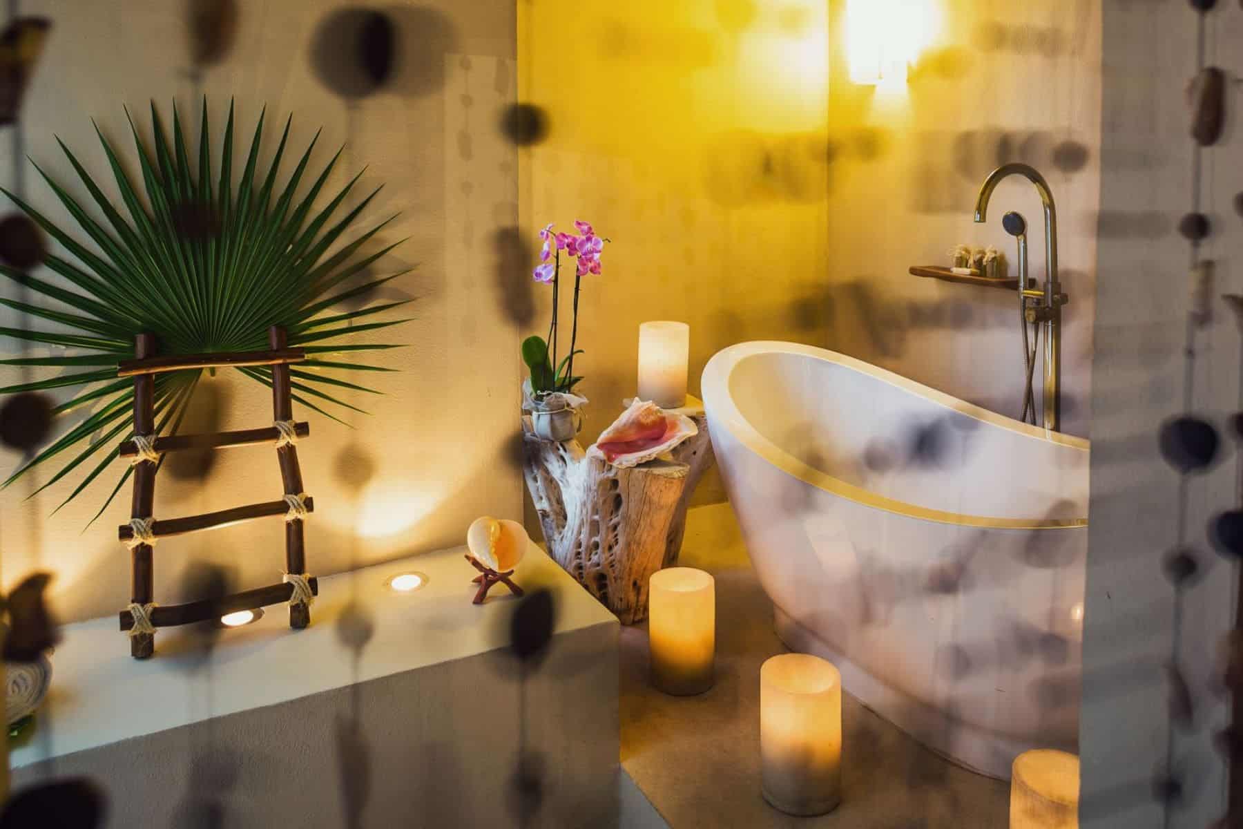 mahekal-beach-resort-tub