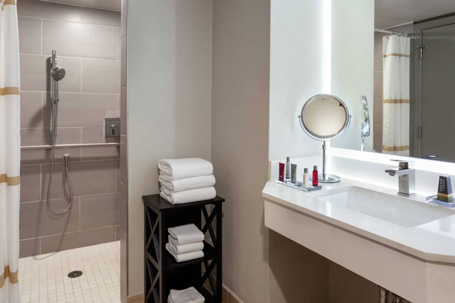 marriott-myrtle-beach-resort-and-spa-grande-dunes-bathroom