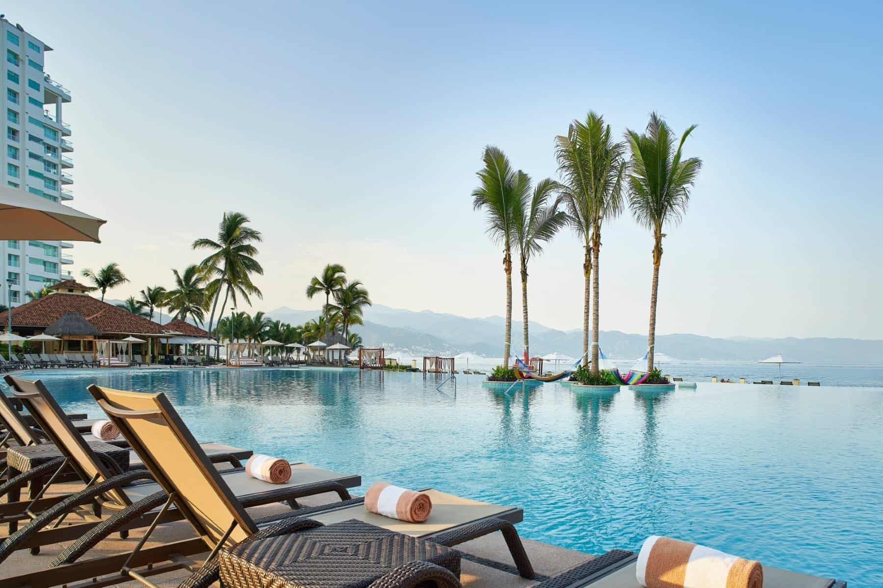 Marriott Puerto Vallarta Resort And Spa Infinity Pool
