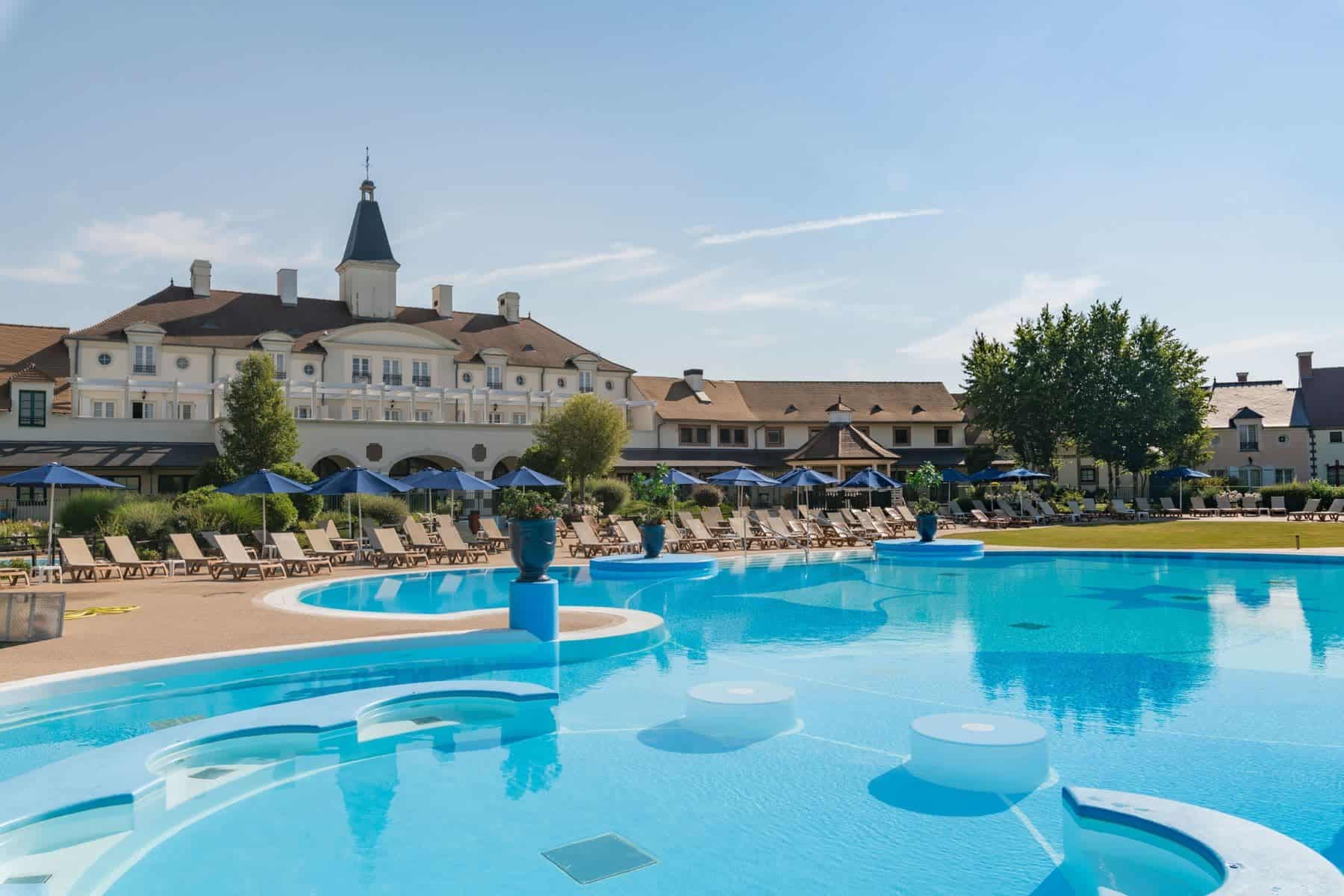 Marriotts Village D Ile De France Swimming Pool