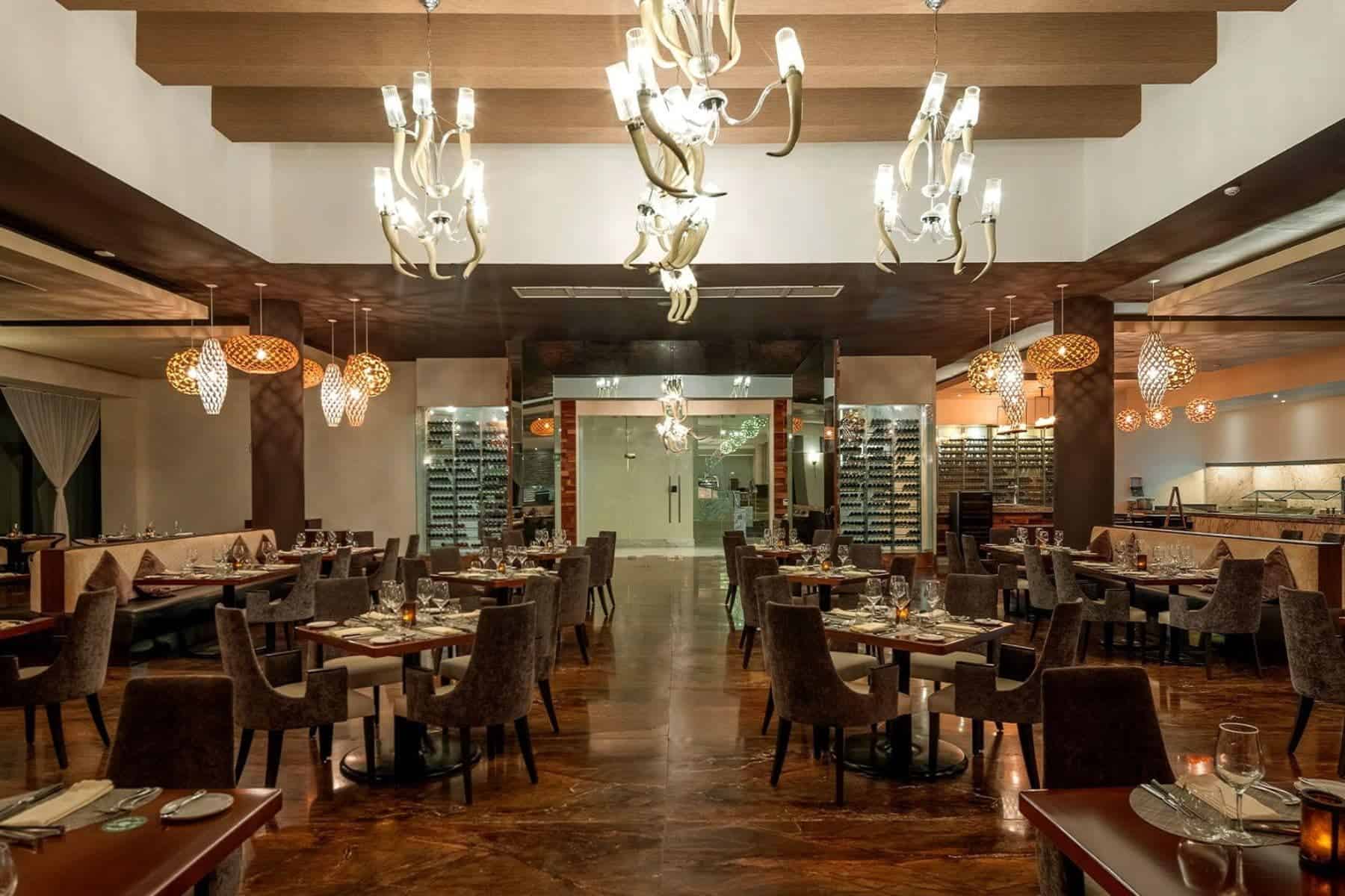 moon-palace-cancun-beach-arrecifes