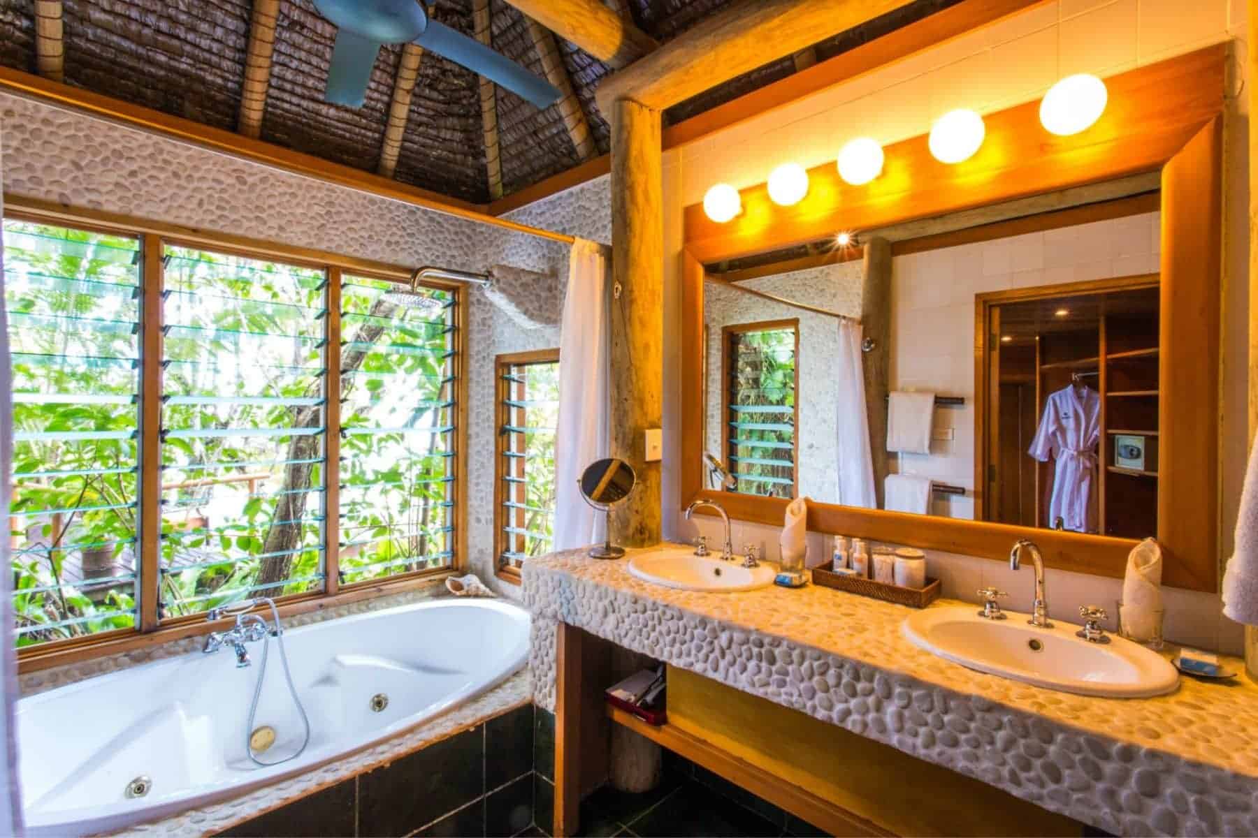 namale-the-fiji-islands-resort-and-spa-bath
