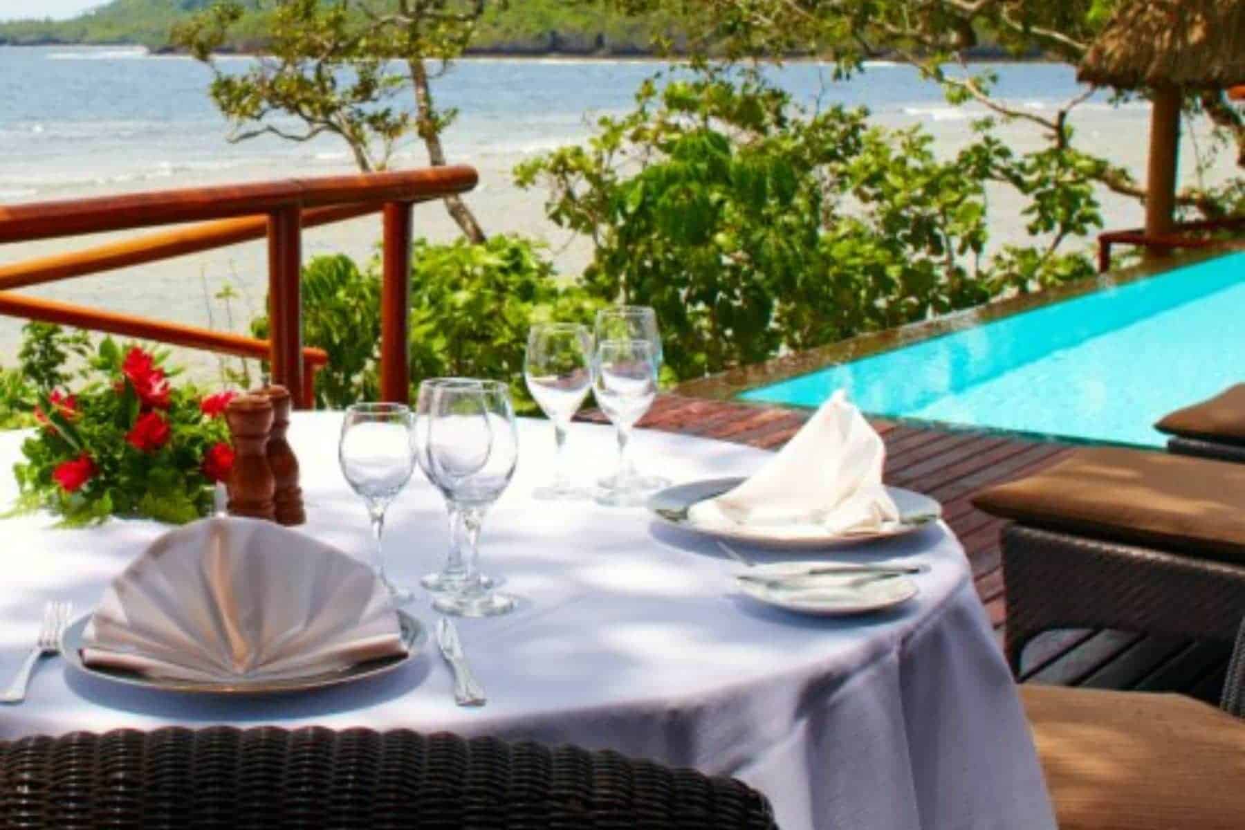 namale-the-fiji-islands-resort-and-spa-pool-food