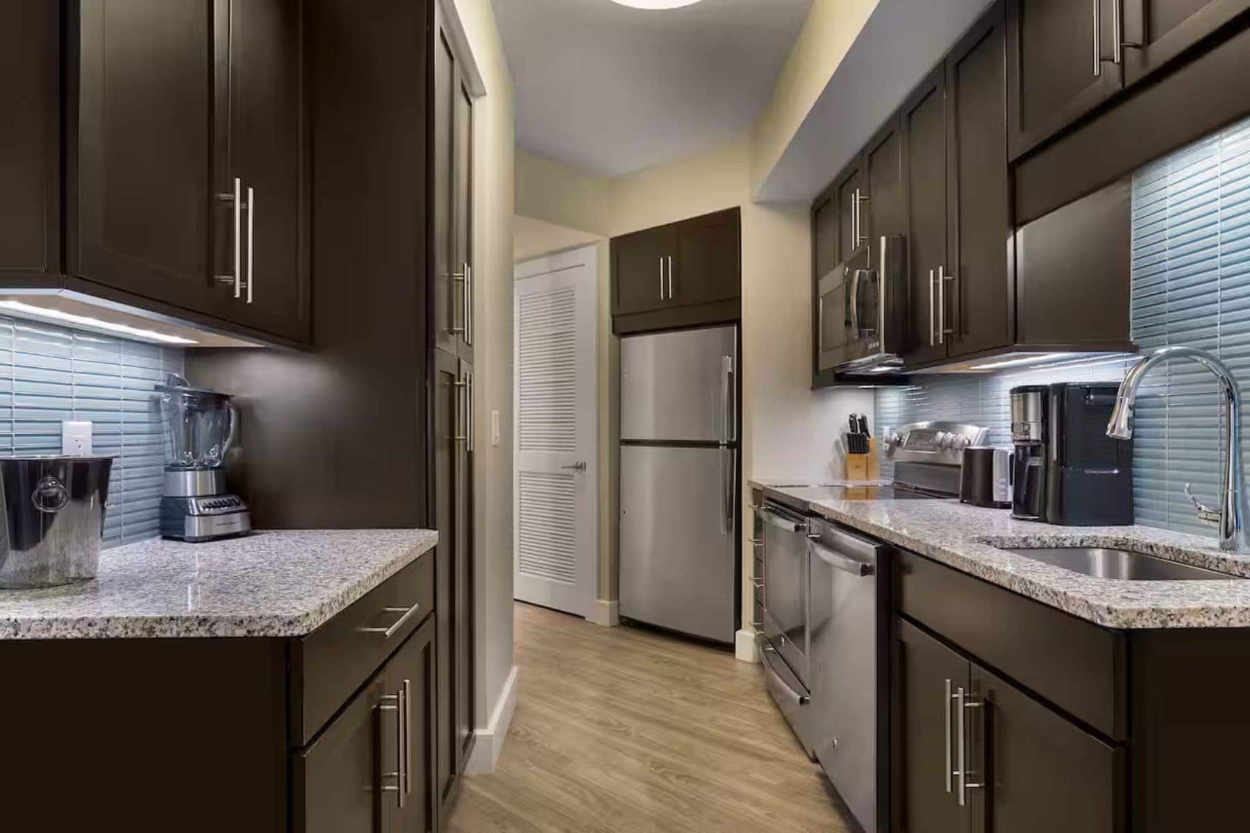 oceans-22-hilton-grand-vacations-kitchen