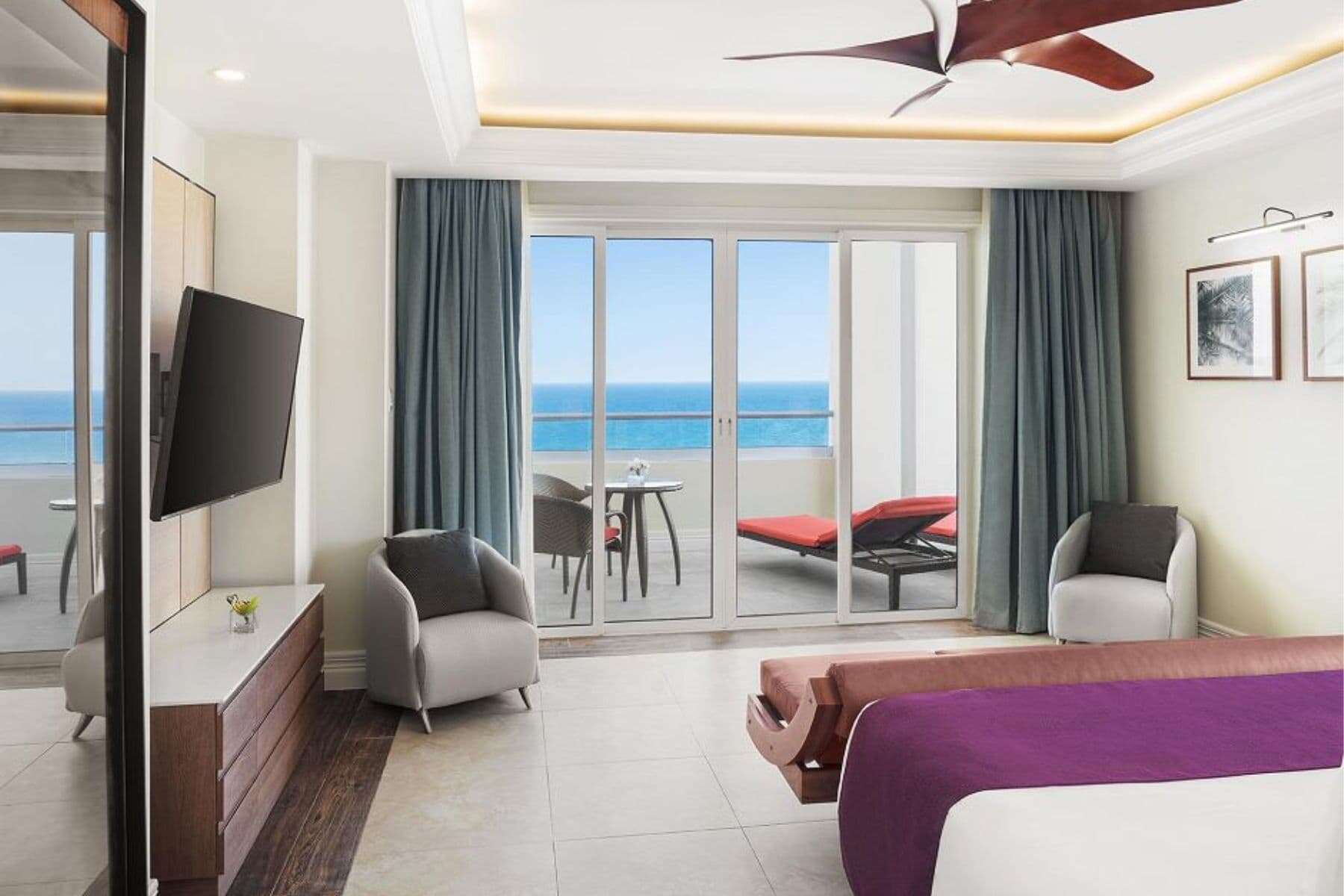 one bedroom luxe grande oceanfront suite