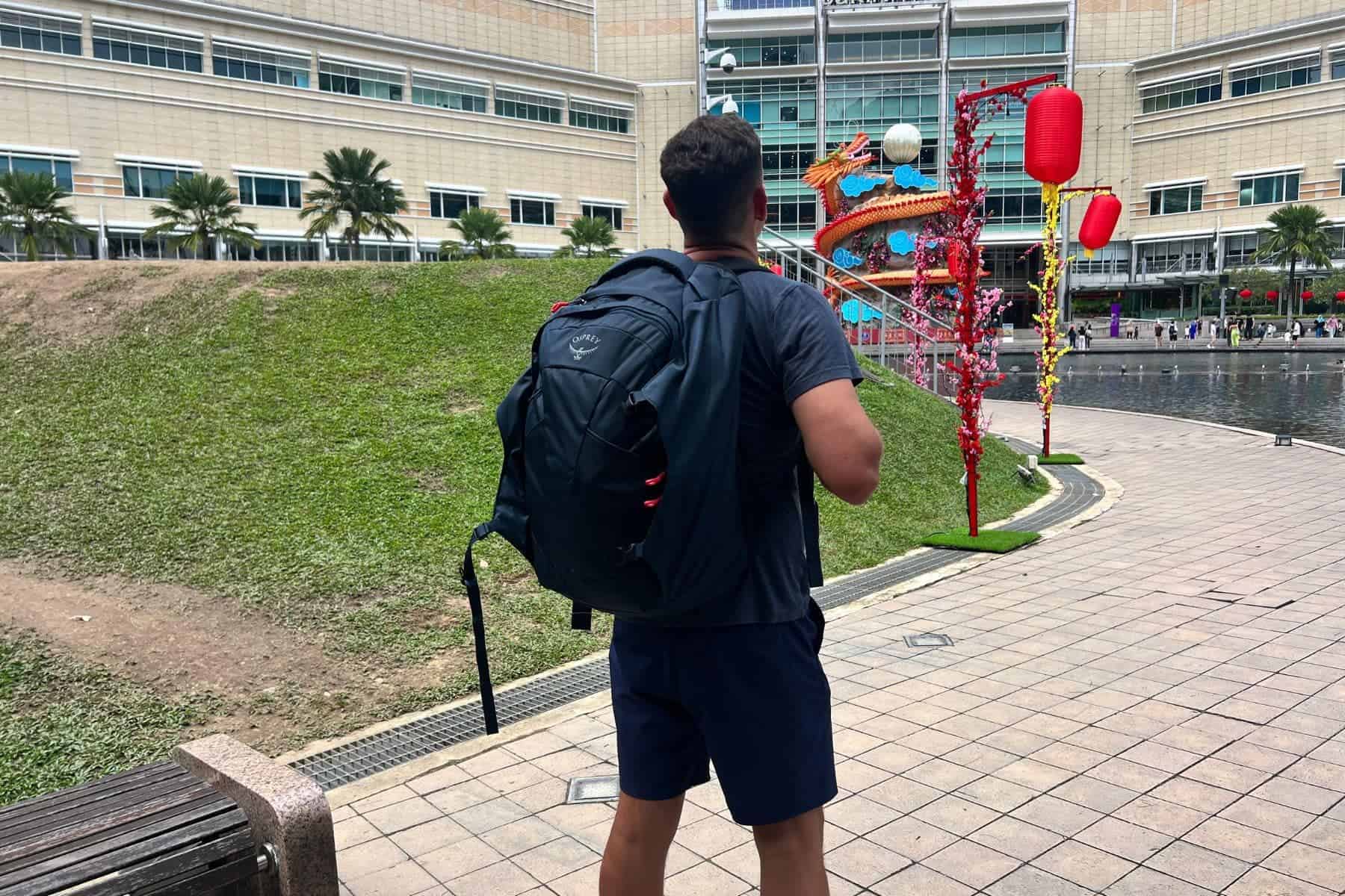 Osprey Mens Farpoint Womens Fairview Back