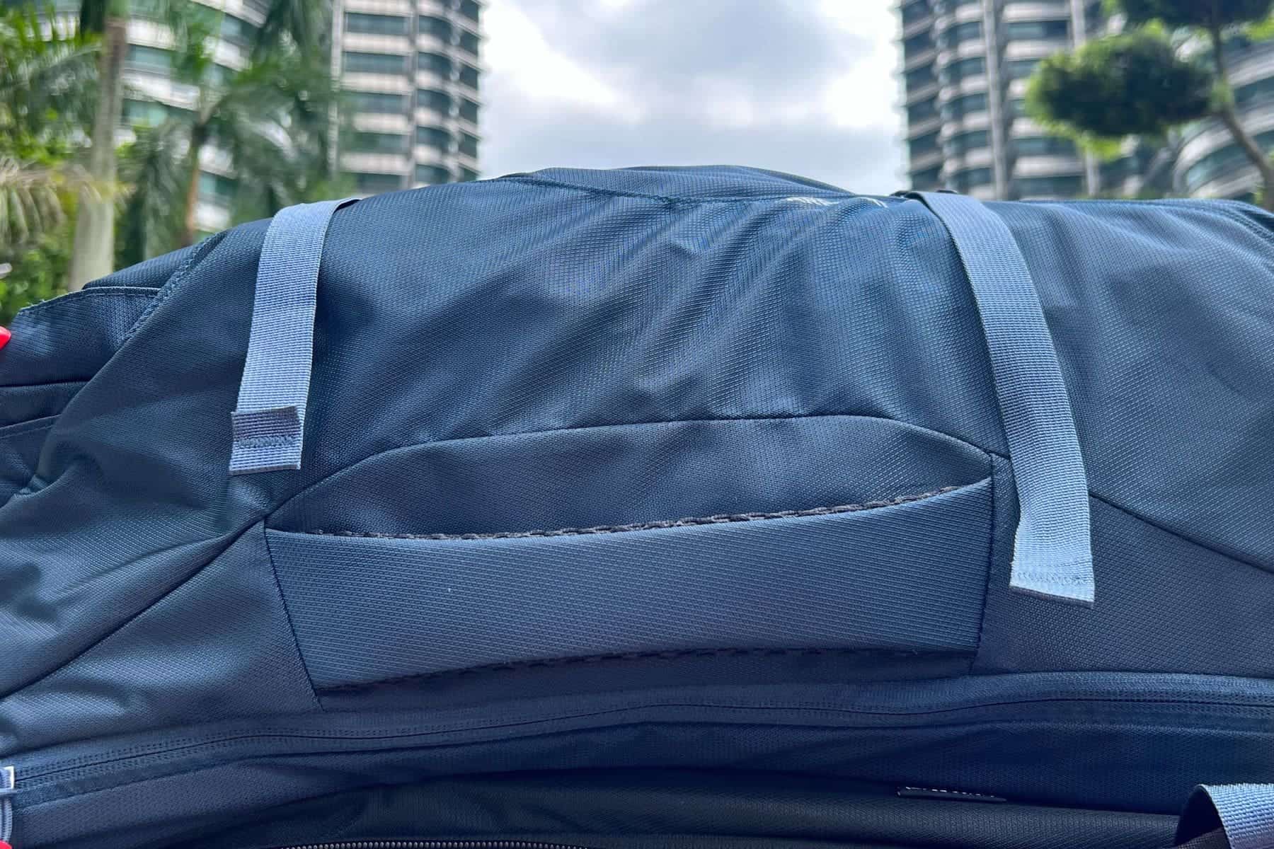 osprey-mens-farpoint-womens-fairview-handles