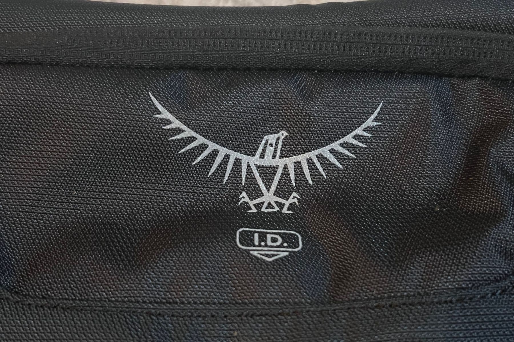 osprey-mens-farpoint-womens-fairview-id-pocket