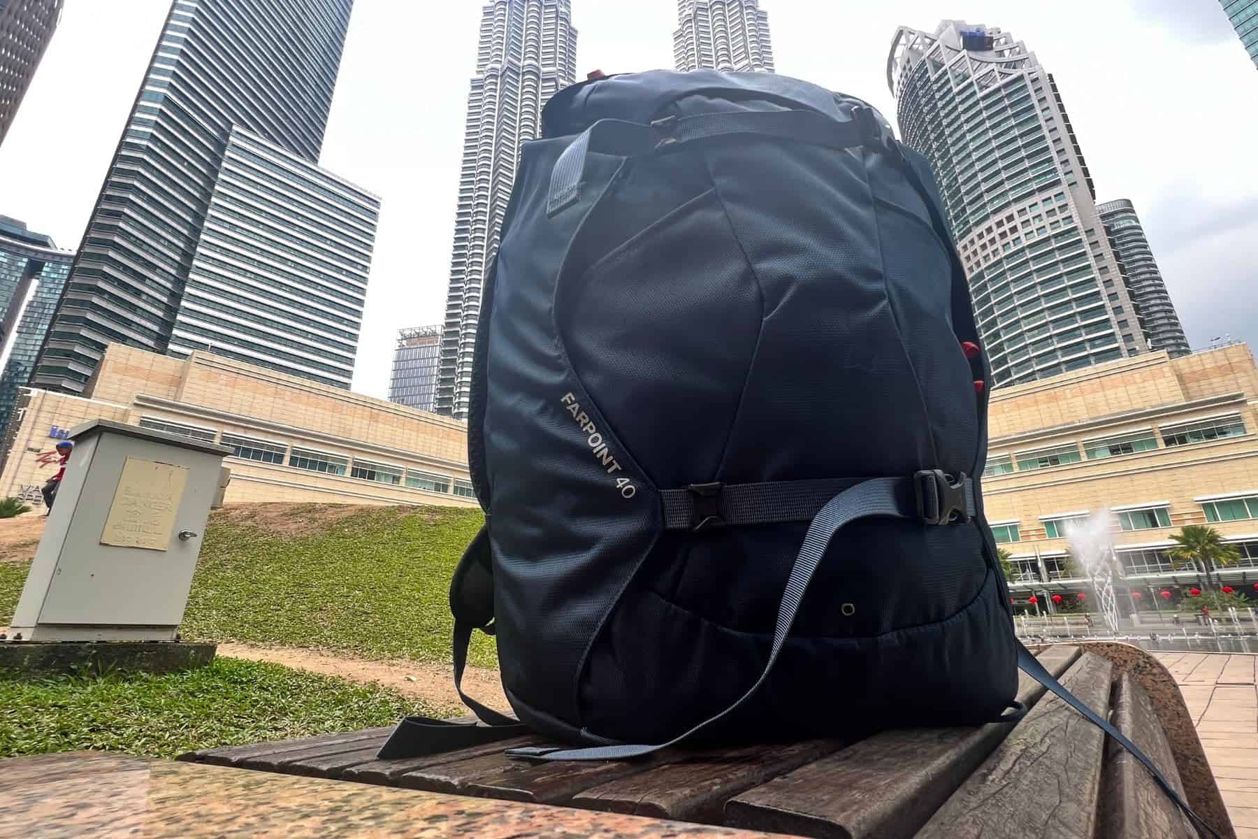 osprey-mens-farpoint-womens-fairview-perfect-bag