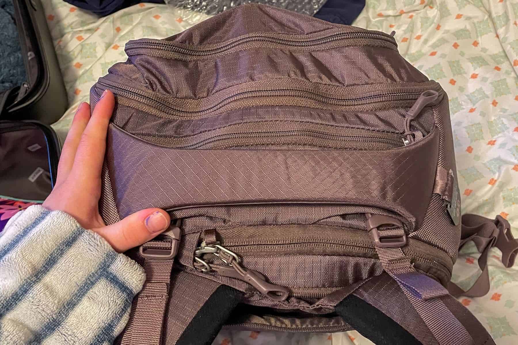 osprey-sojourn-porter-travel-backpack-streamlined-shape