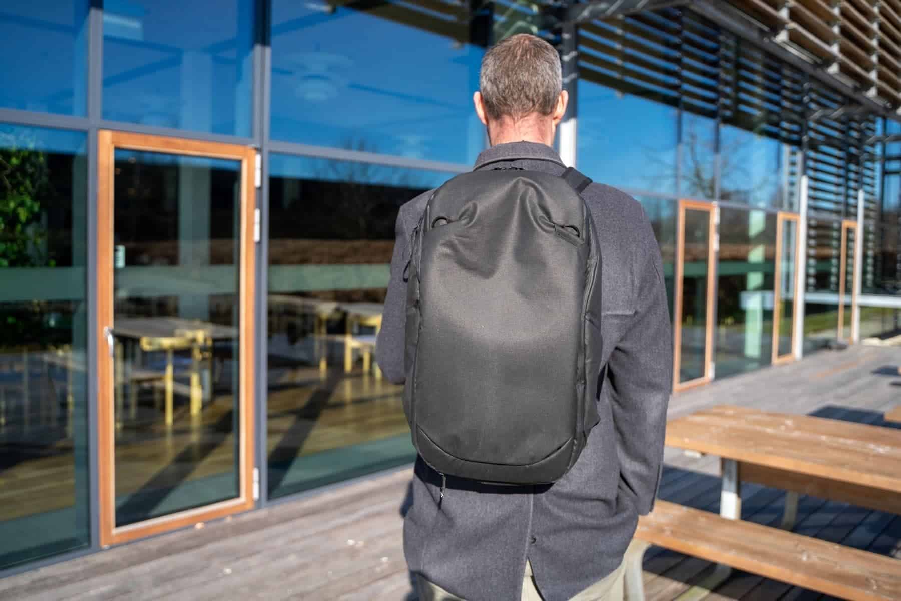 peak-design-30l-back-view-with-torben