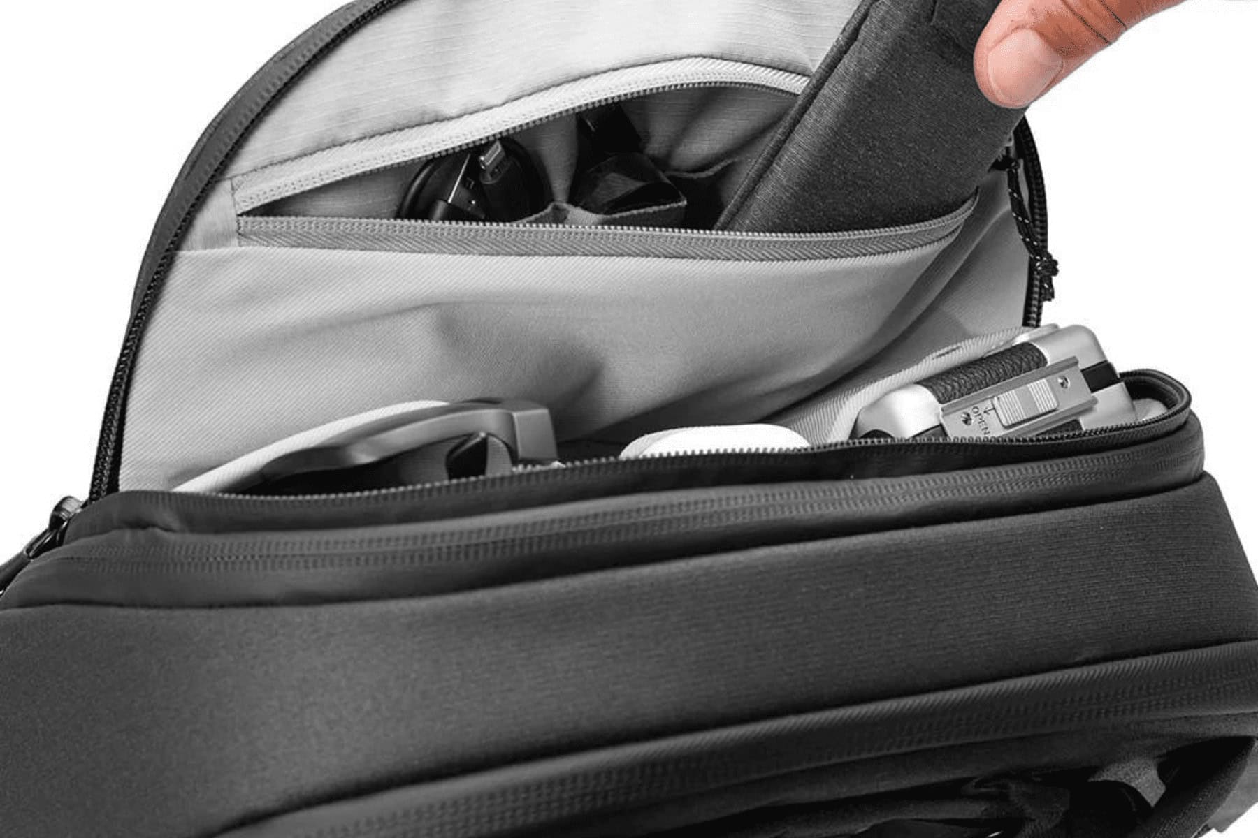 peak-design-30l-top-pocket