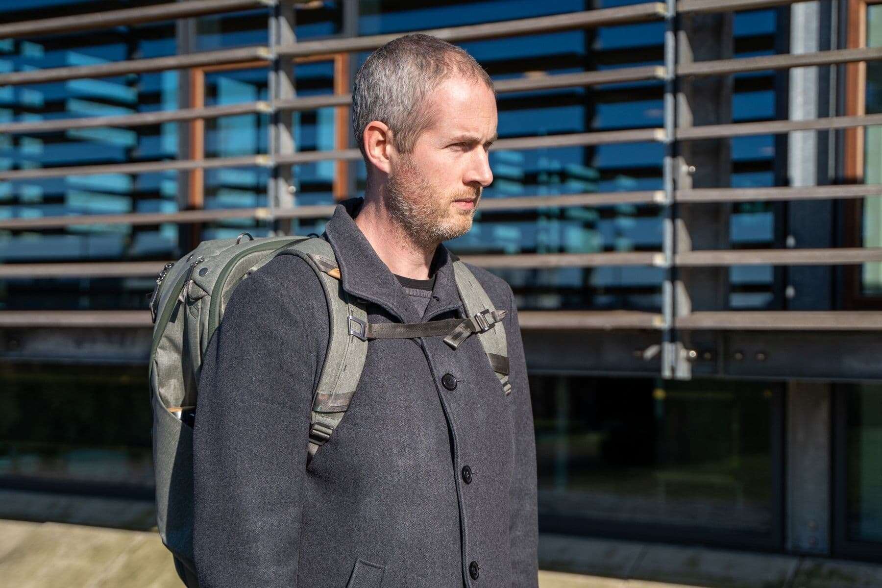 peak-design-45l-building-background