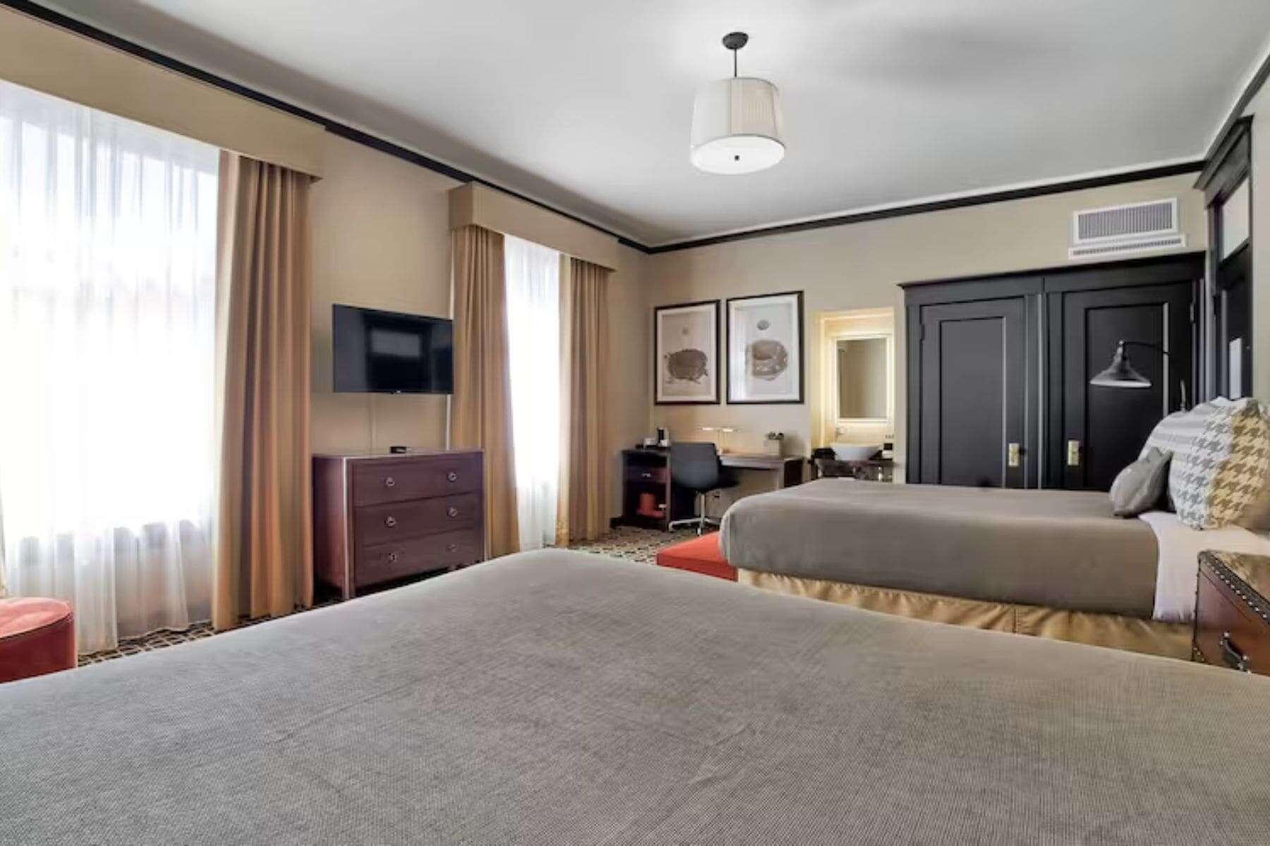 Peery Hotel Two Beds