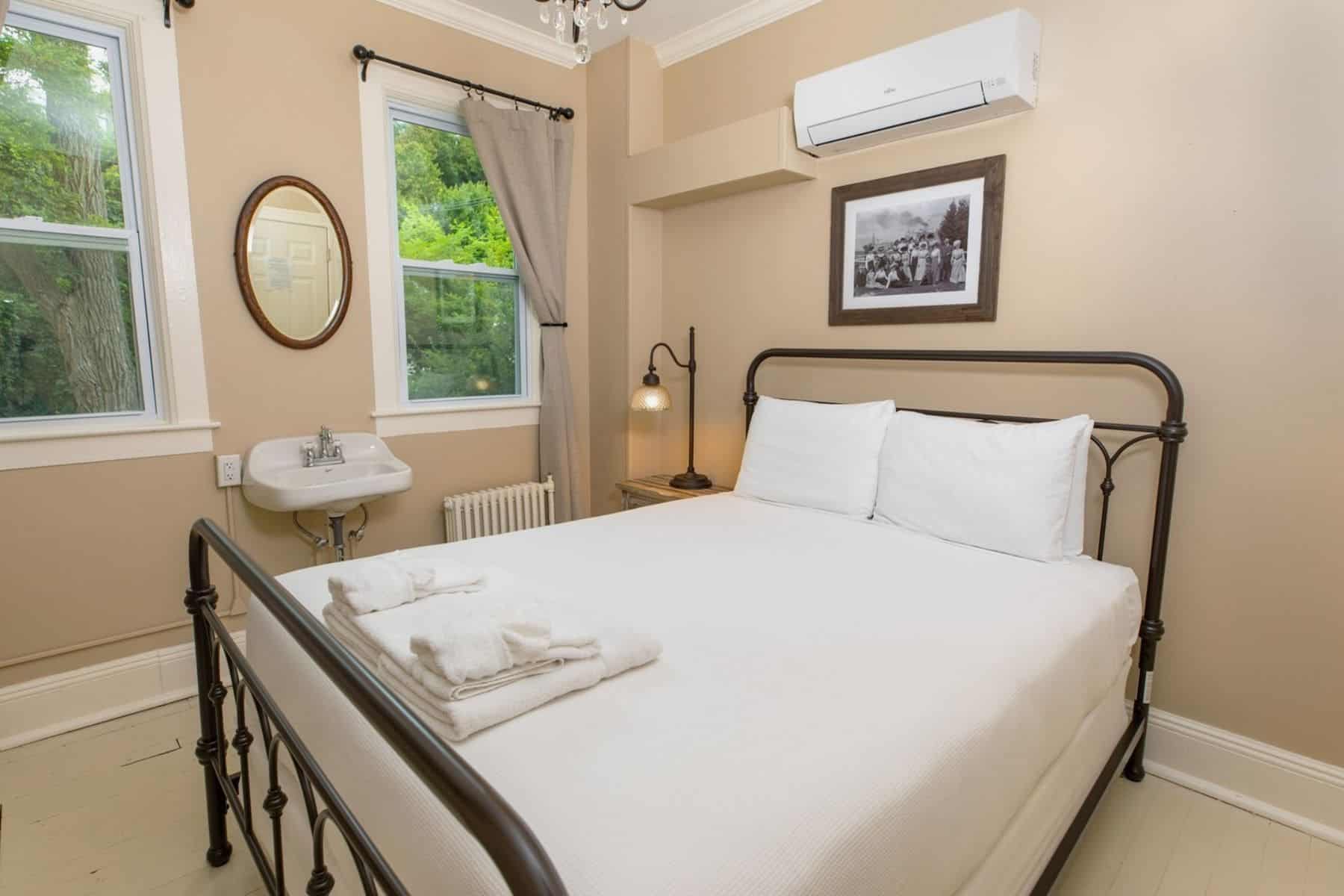 pine-cottage-bed-and-breakfast-bed