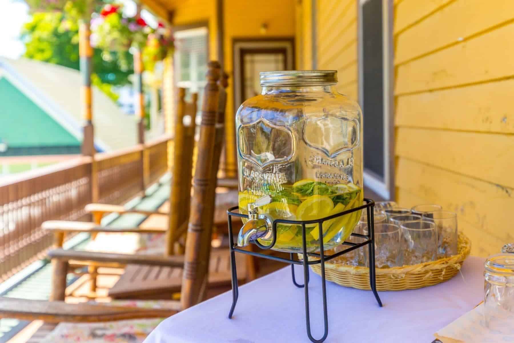 pine-cottage-bed-and-breakfast-lemon