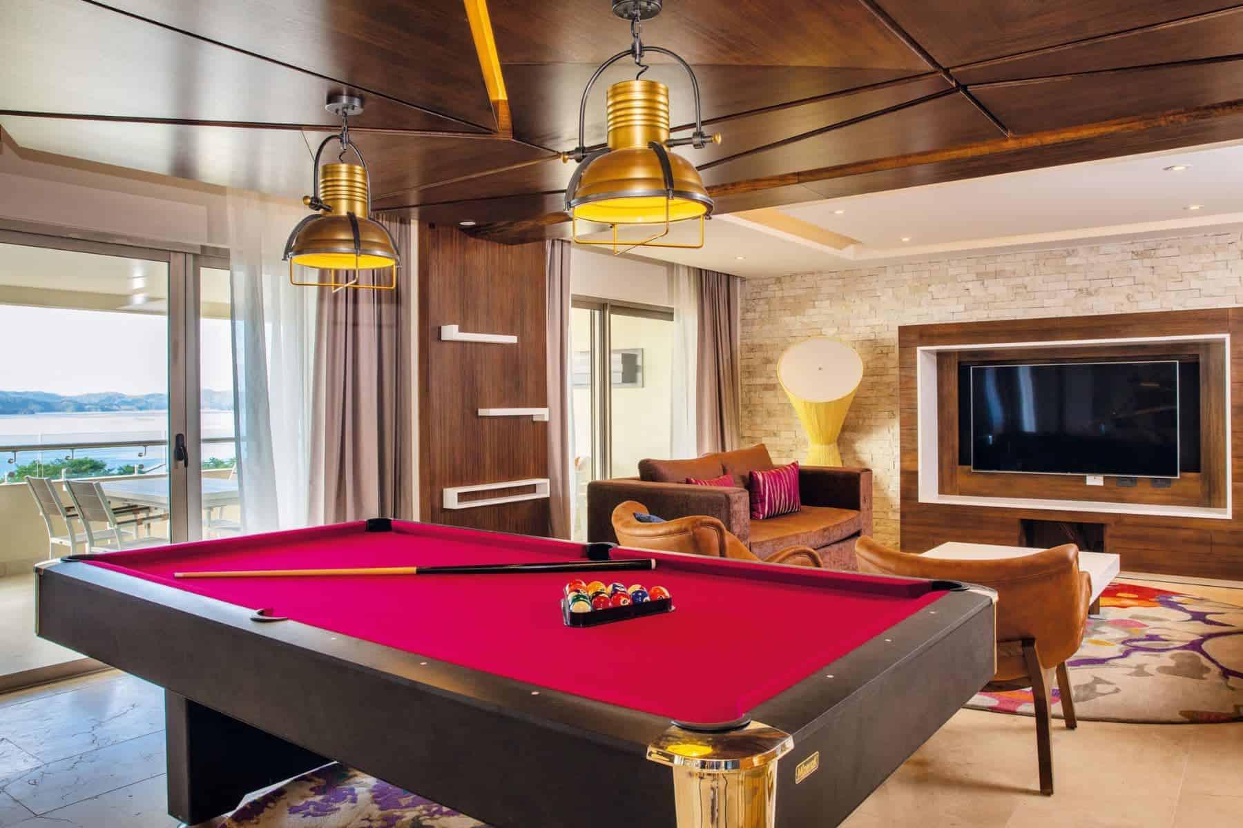 planet-hollywood-costa-rica-billiard