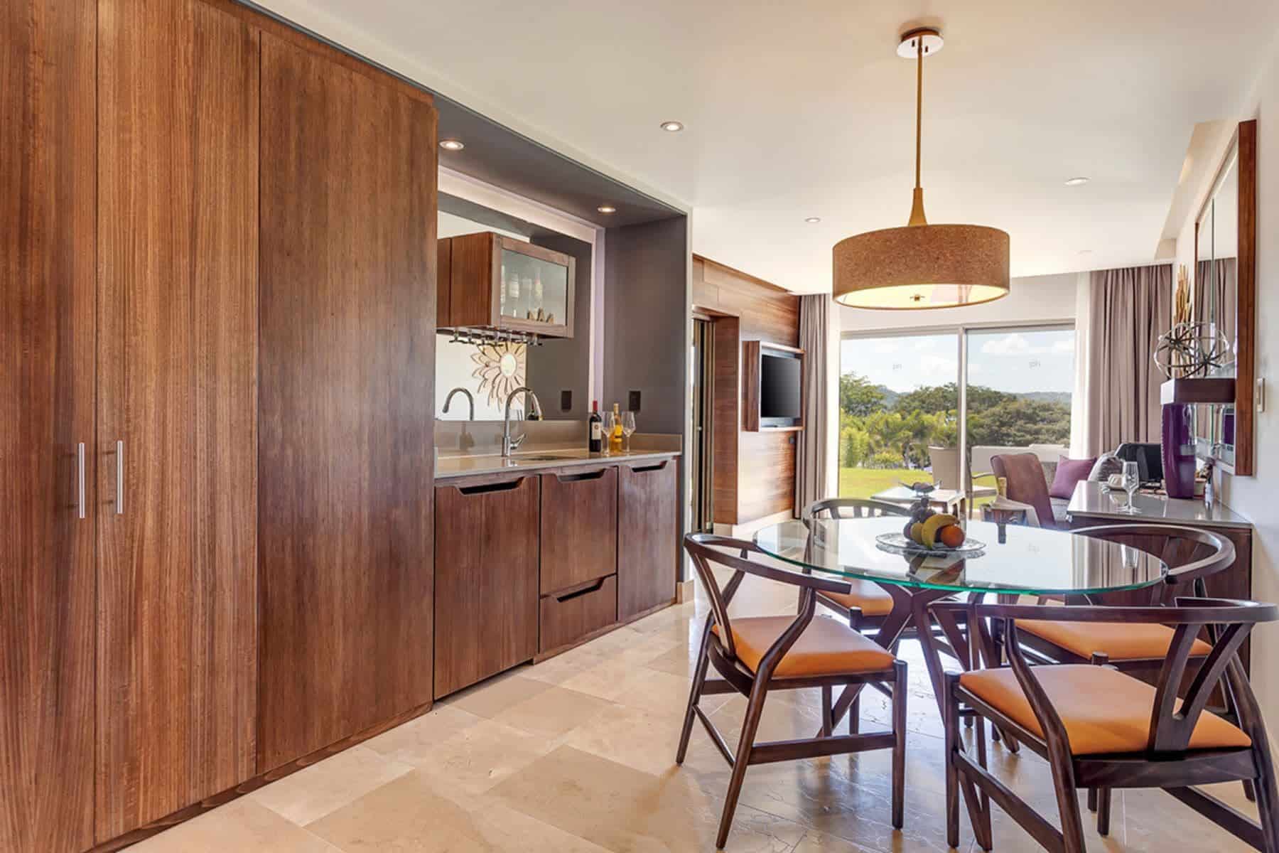 planet-hollywood-costa-rica-kitchen