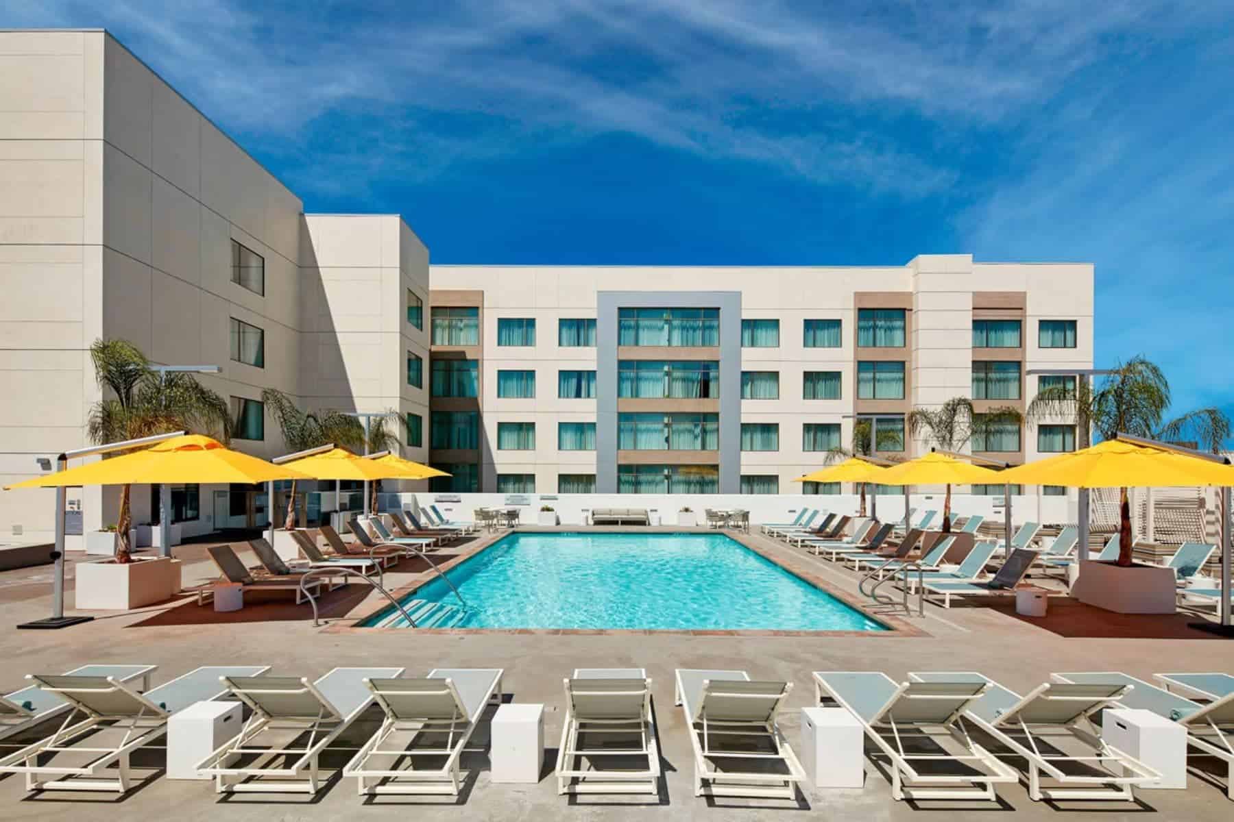 residence-inn-by-marriott-anaheim-pools