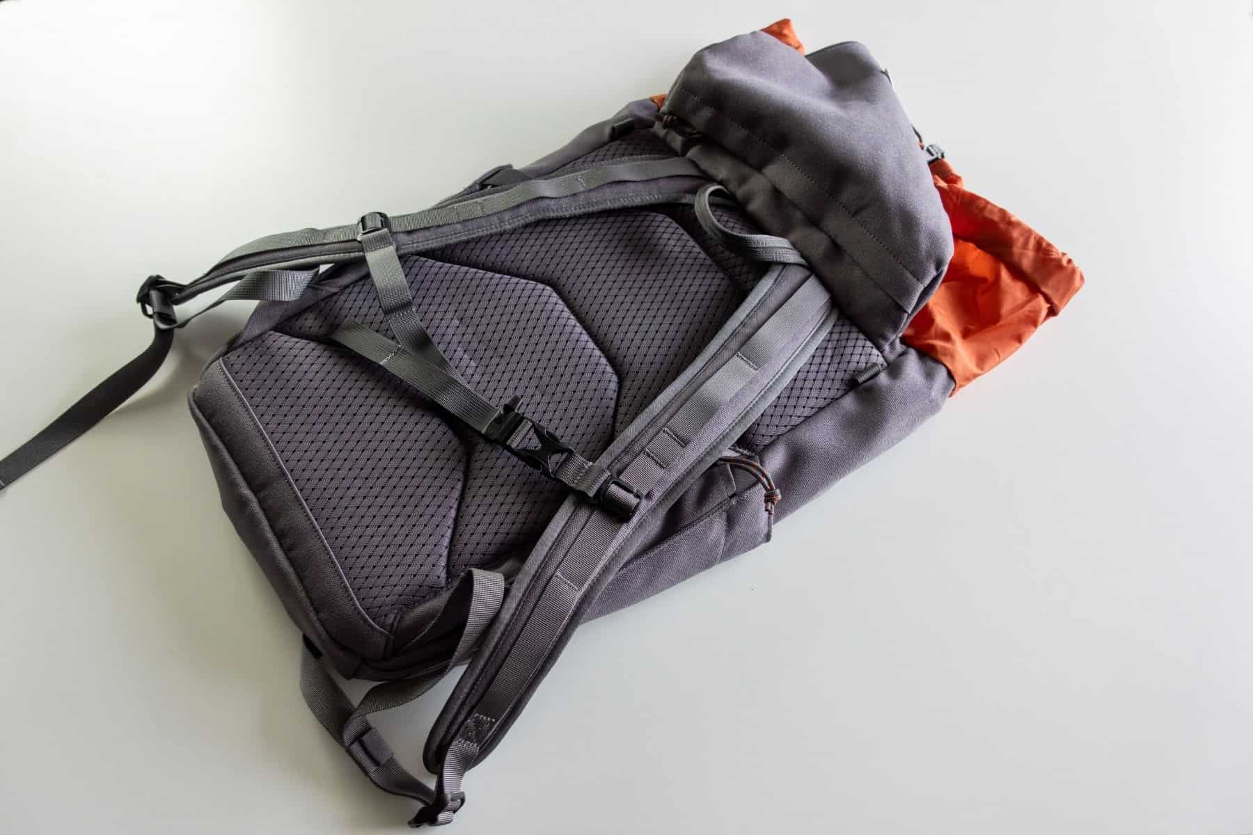 salkan-backview-laid-on-ground