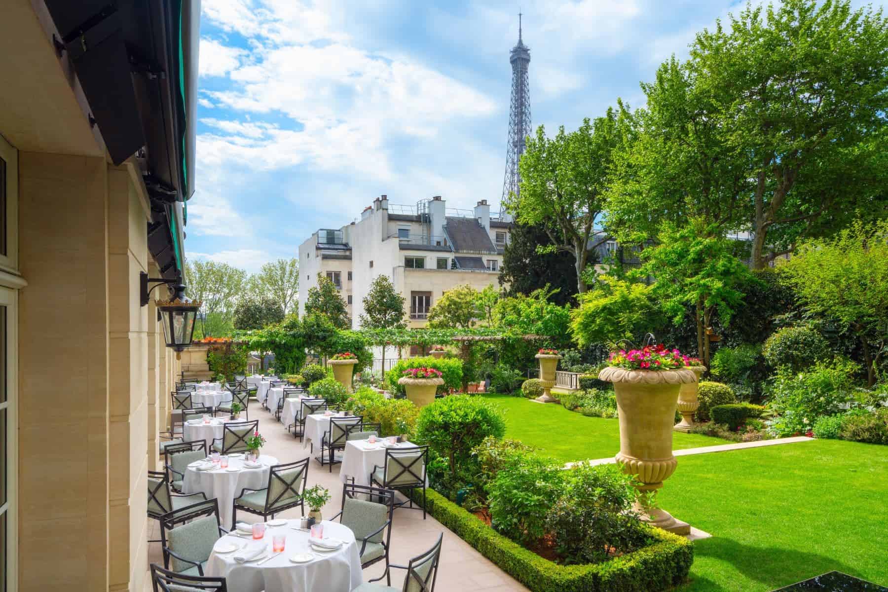 Shangri La Paris Outdoor Dine