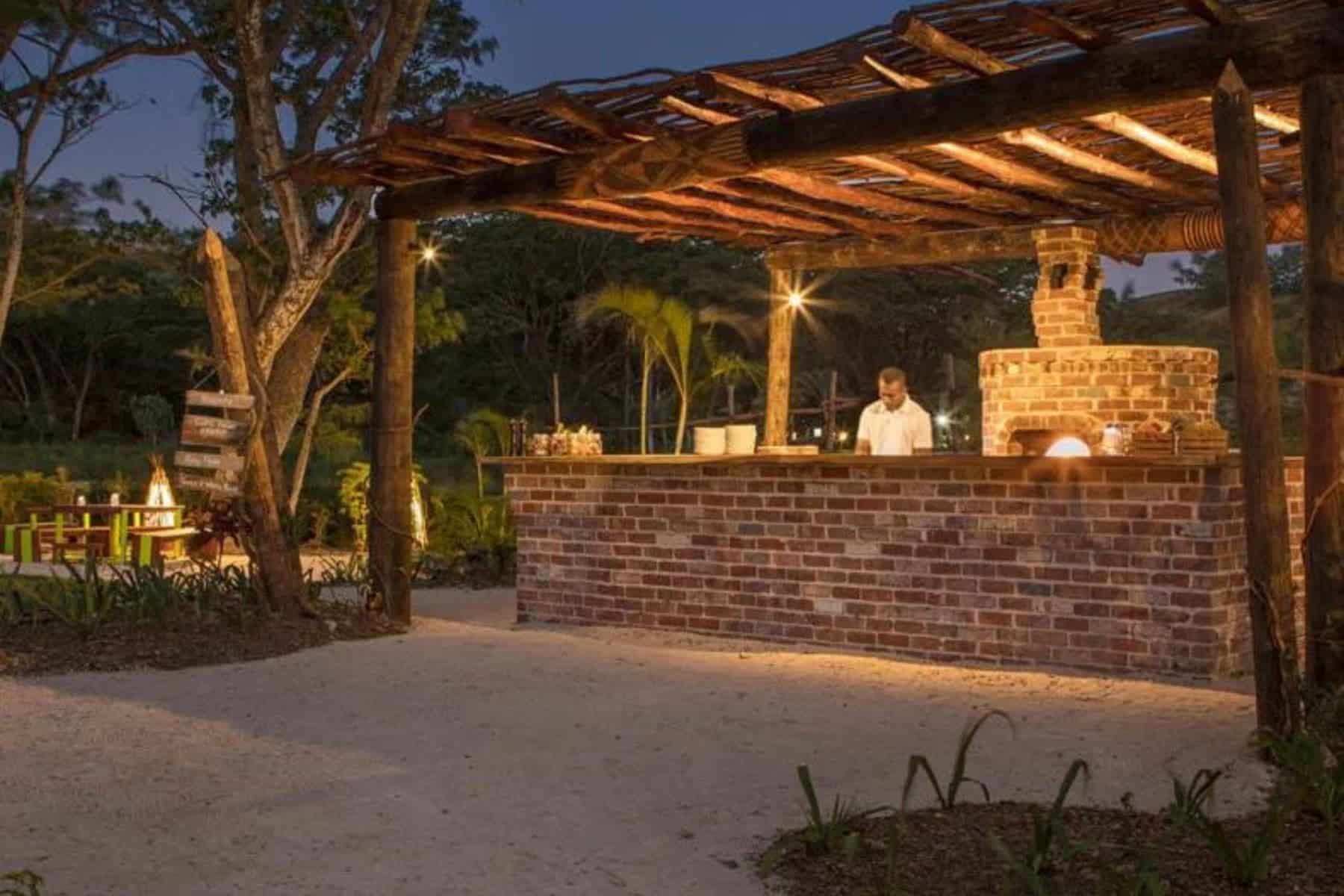 six-senses-fiji-pizzeria