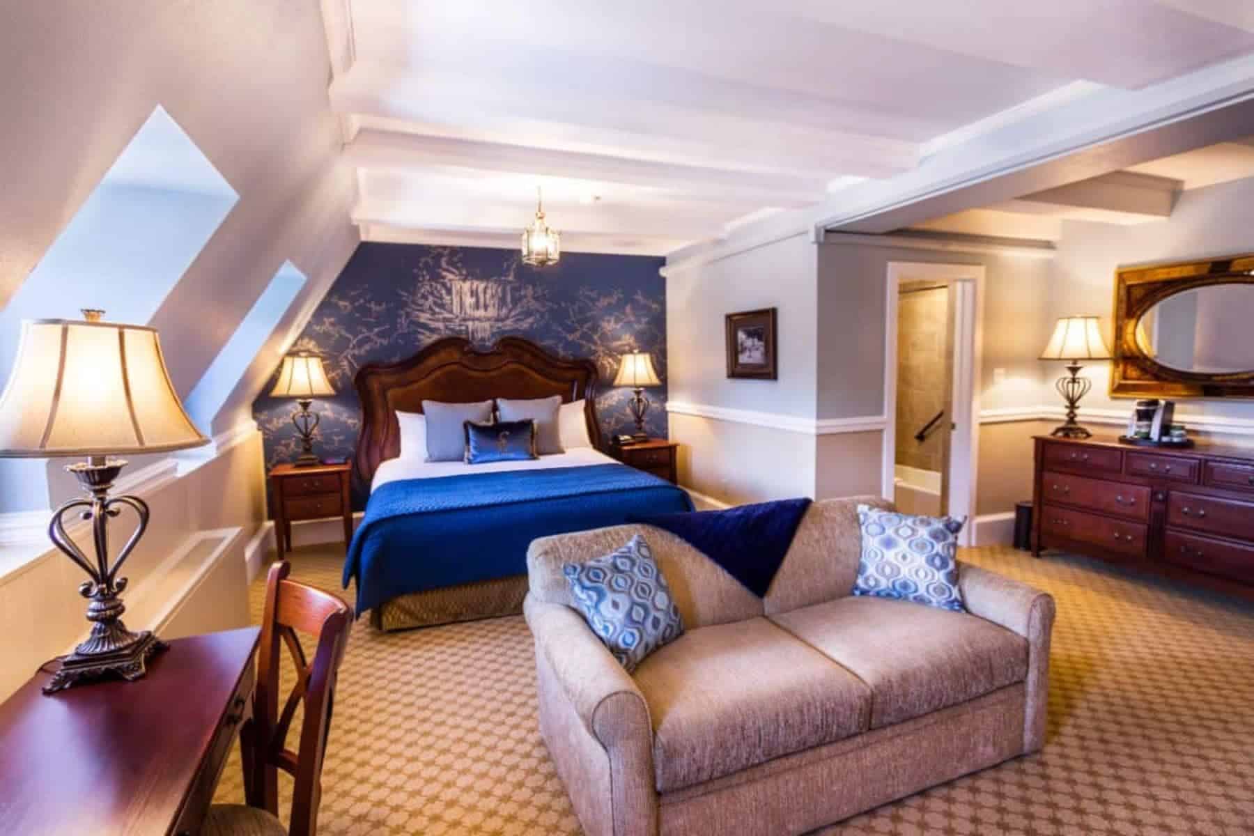 skytop-lodge-skytop-pennsylvania-sofa