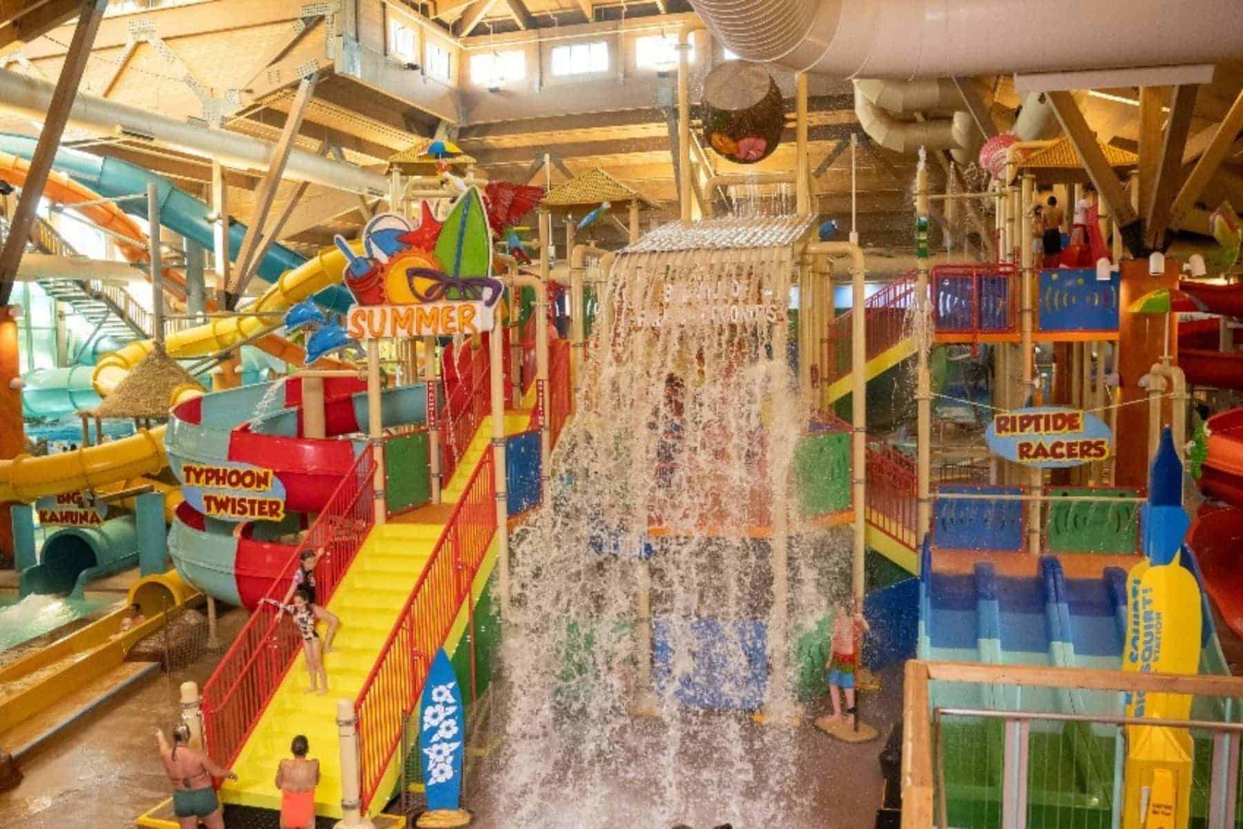 splash-lagoon-indoor-waterpark-far