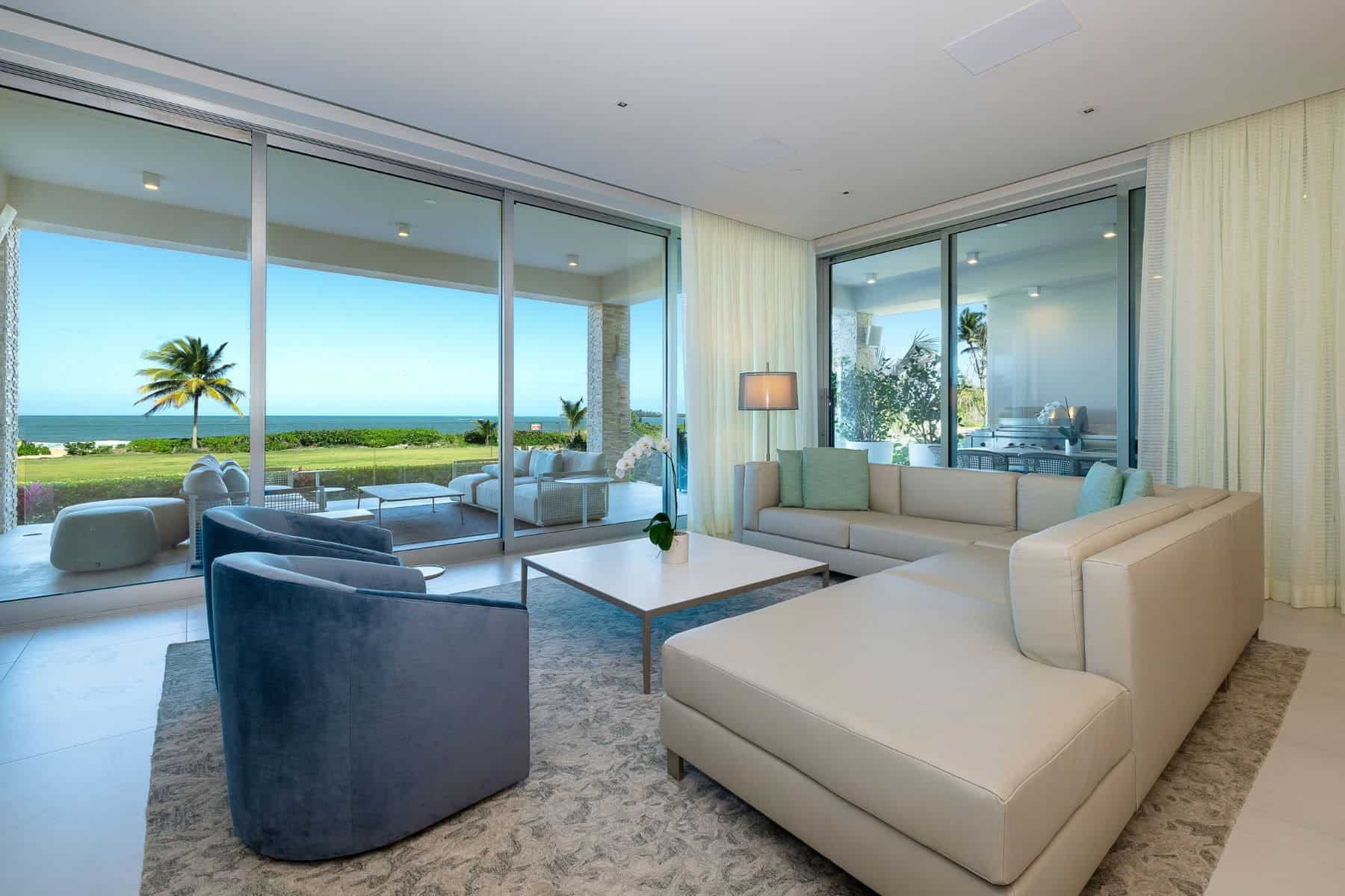 st-regis-bahia-beach-resort-rio-grande-livingroom