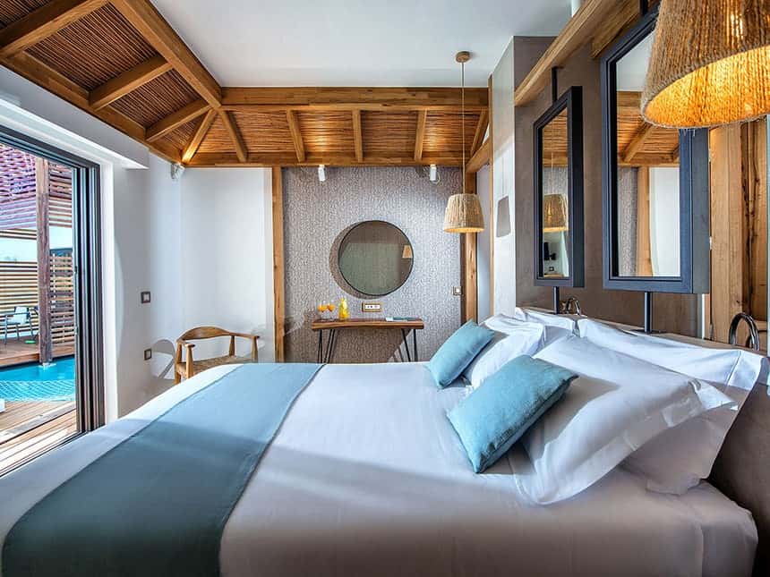 stella-island-resort-greece-bed-room