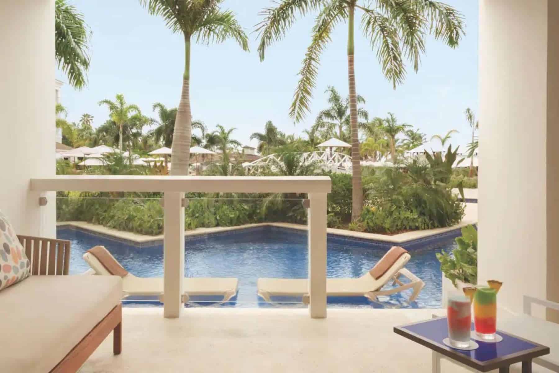 Swim Up Junior Suite Double