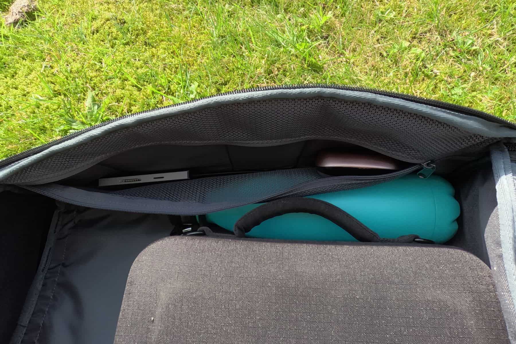 the-db-hugger-back-pack-30l-mesh-pockets