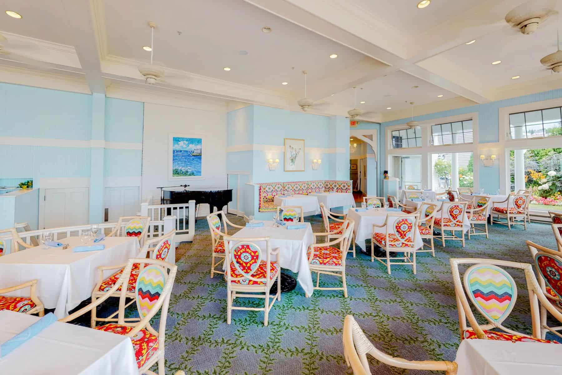 the-hotel-iroquois-dine