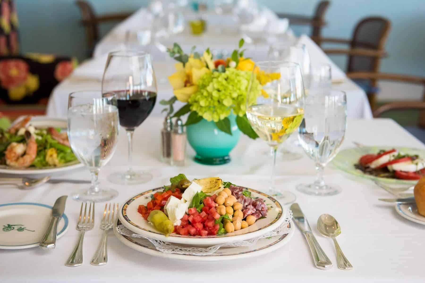 the-hotel-iroquois-food