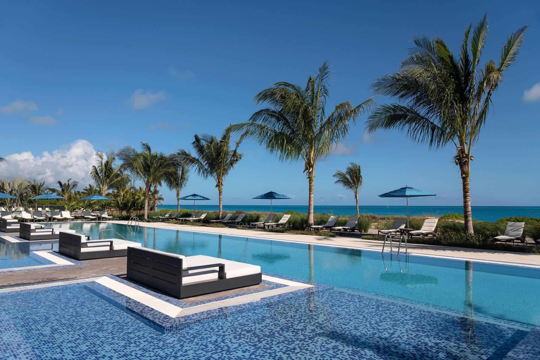the-ritz-carlton-turks-and-caicos-pool