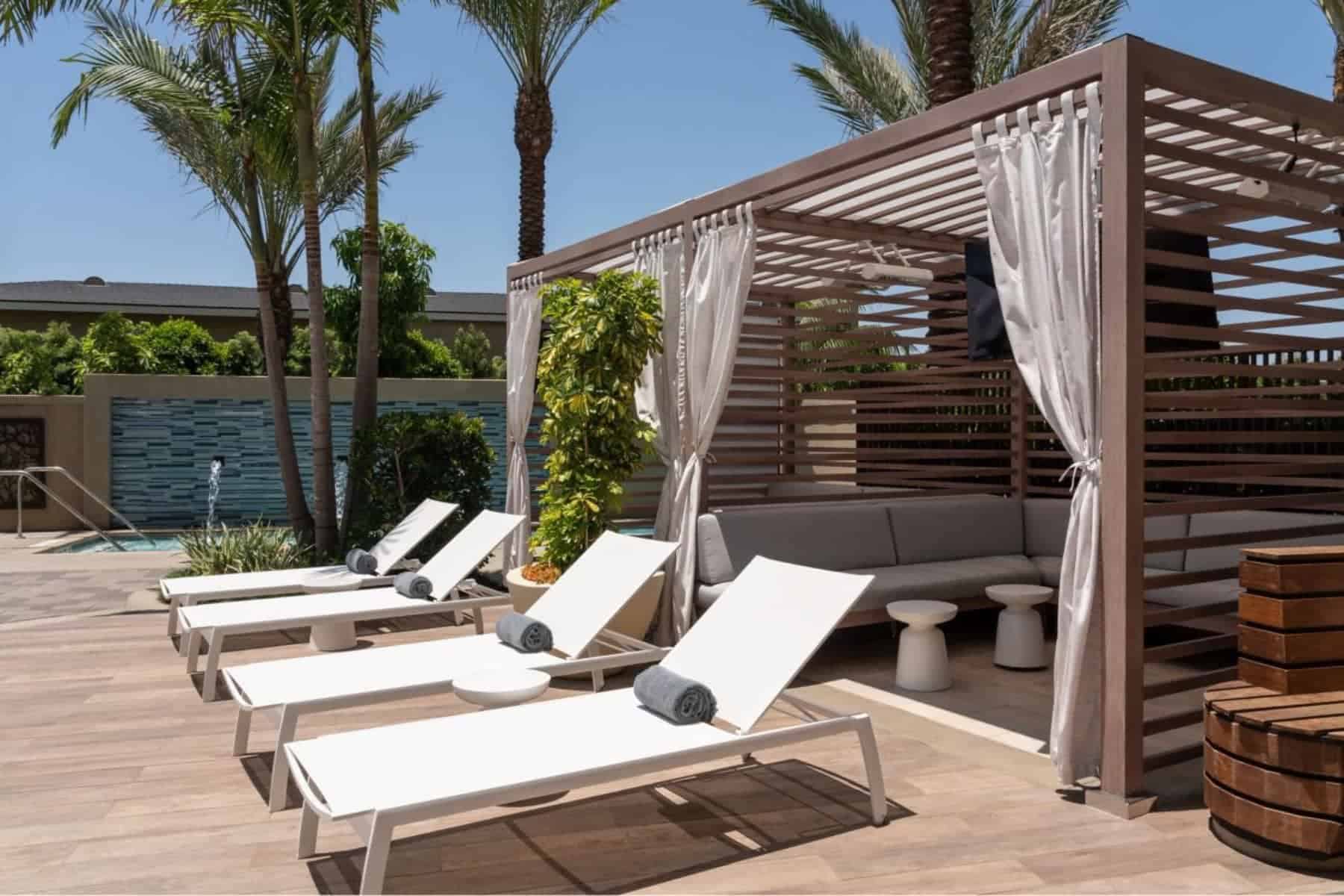 the-westin-anaheim-resort-cabana