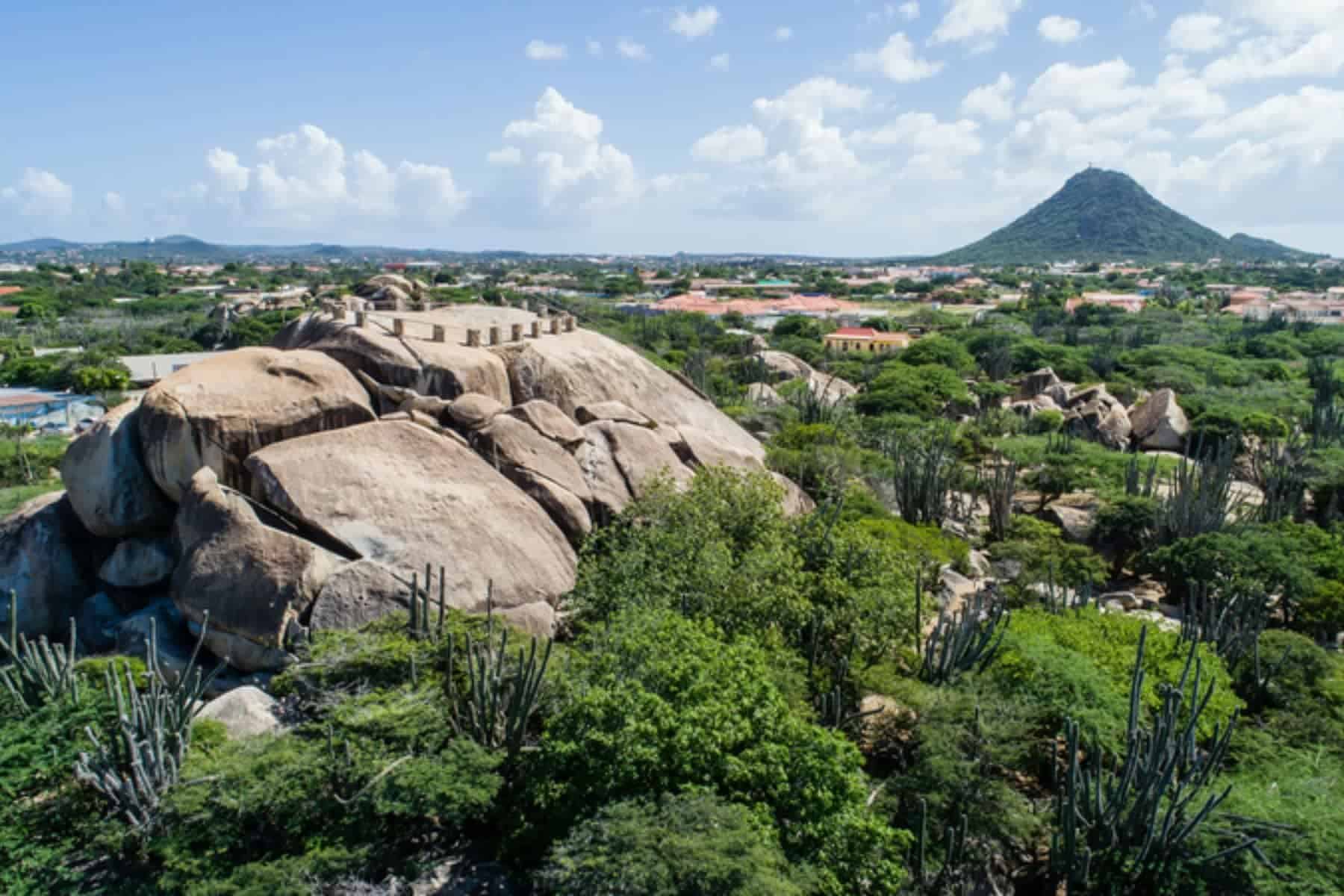 things-to-do-in-aruba-hike-up