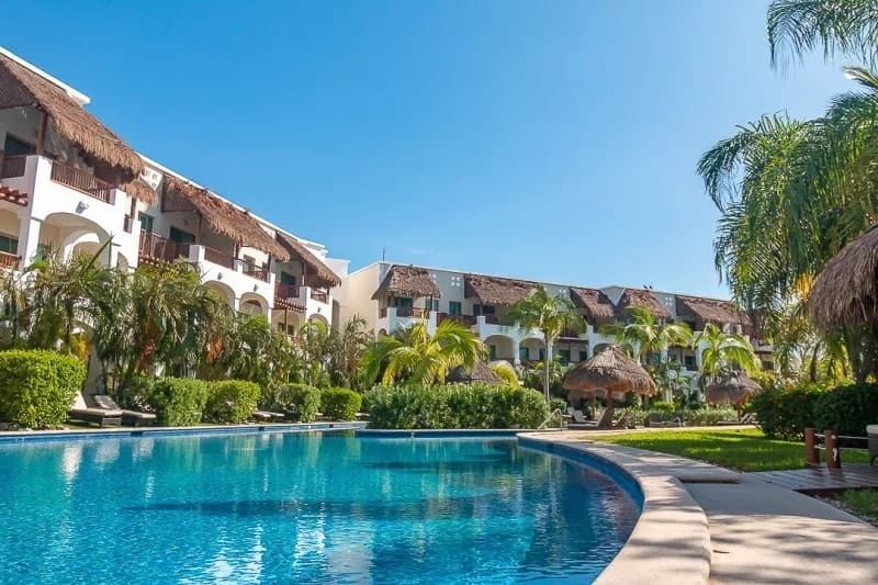 Valentin Imperial Riviera Maya Golden Pool