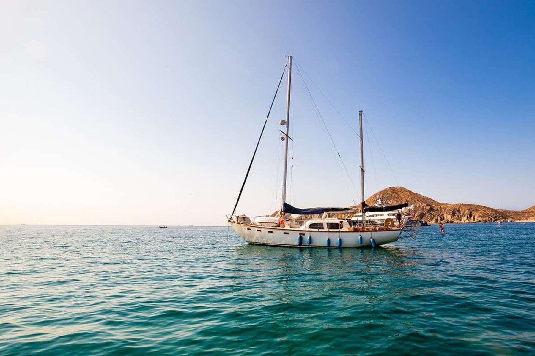 villa-la-valencia-beach-resort-cabo-boat