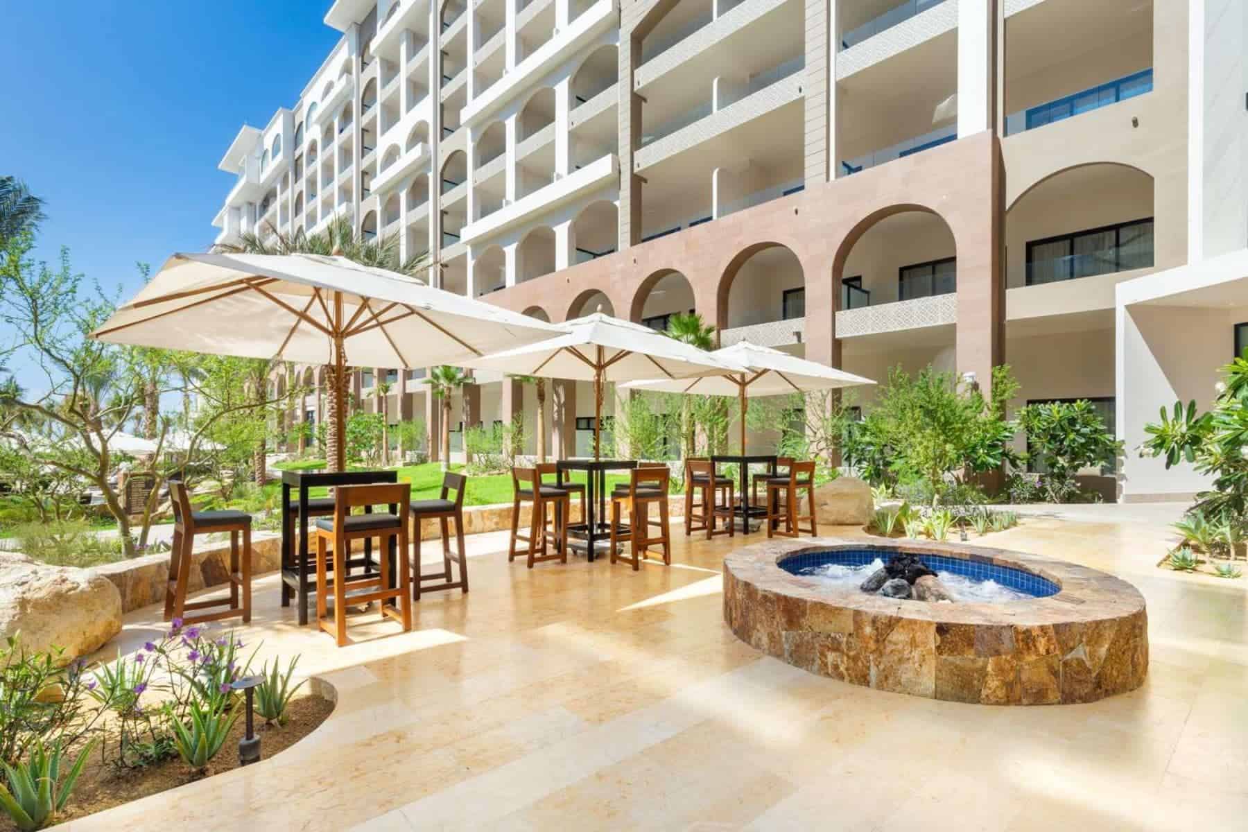 villa-la-valencia-beach-resort-cabo-dine-place