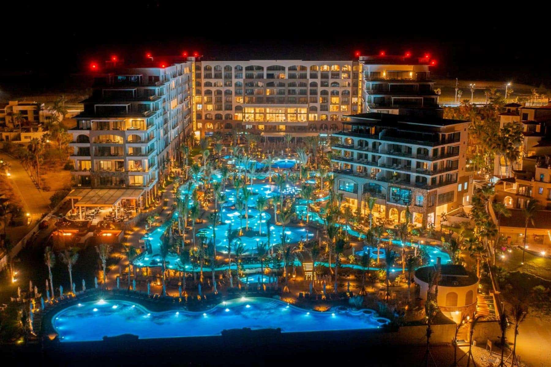 villa-la-valencia-beach-resort-cabo-lights