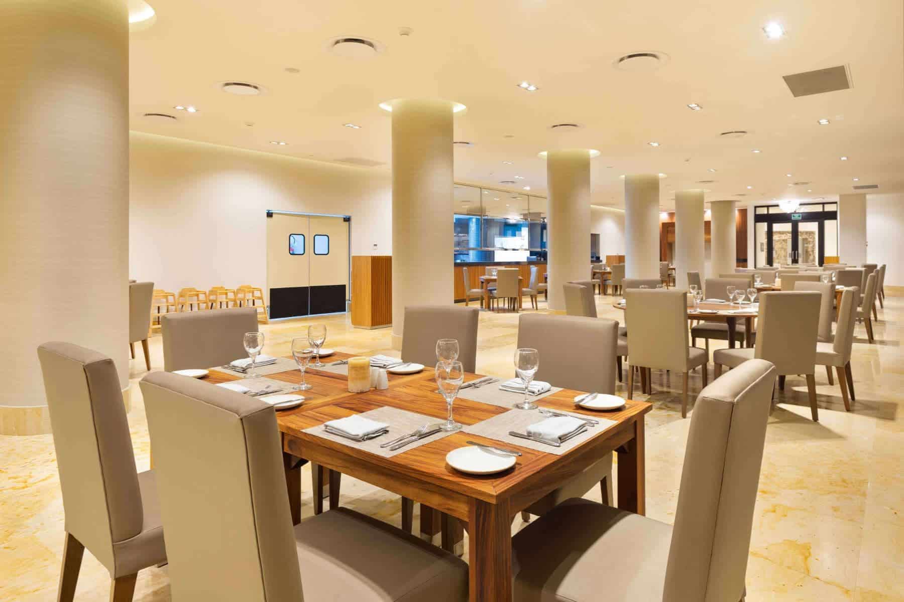 villa-la-valencia-beach-resort-cabo-restaurant