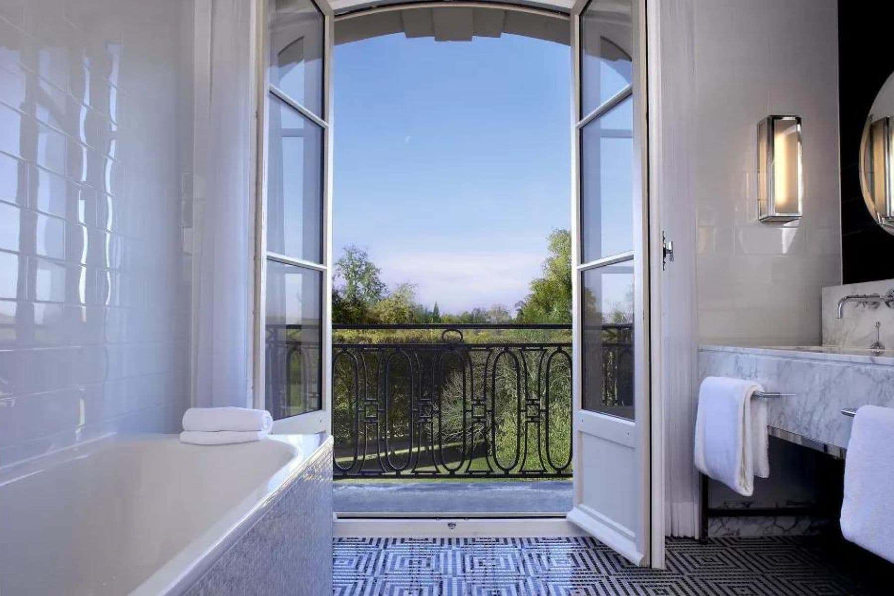 Waldorf Astoria Versailles Trianon Palace Tub