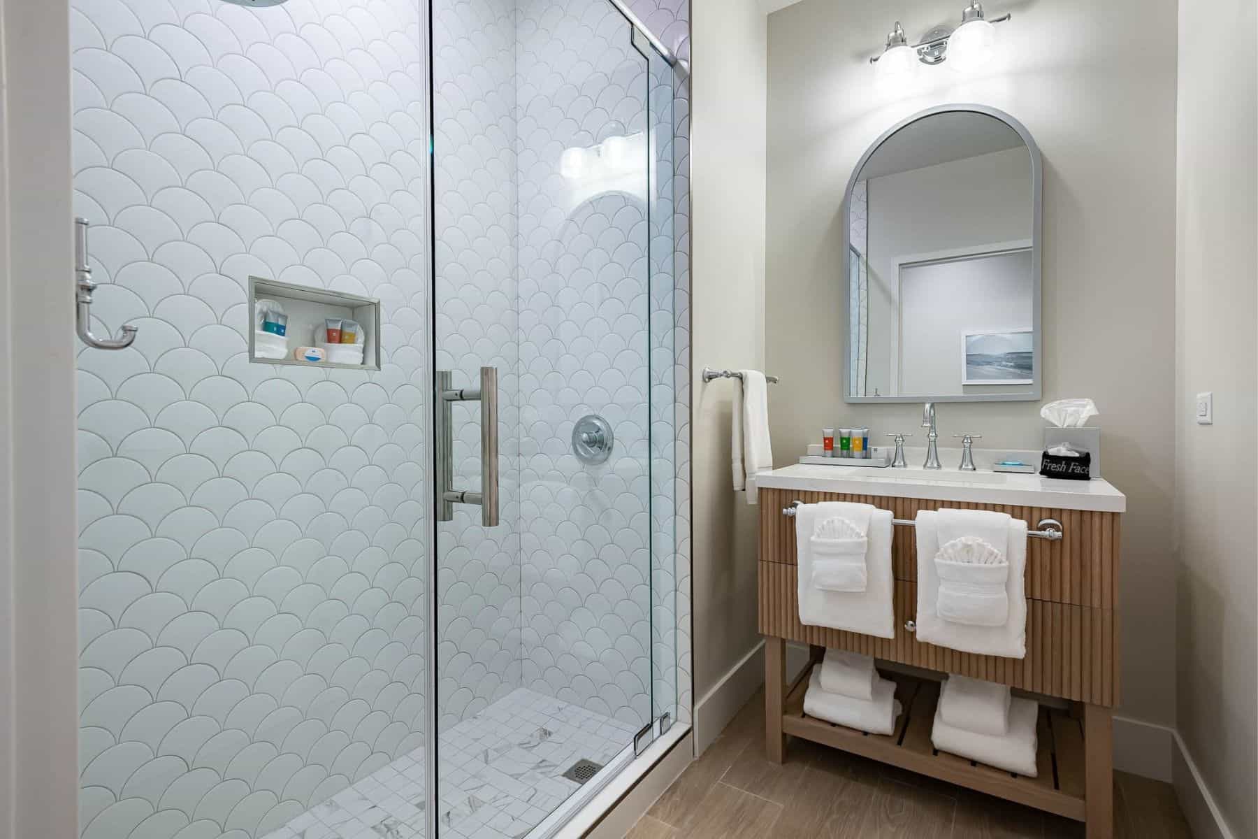 watercolor-inn-bathroom