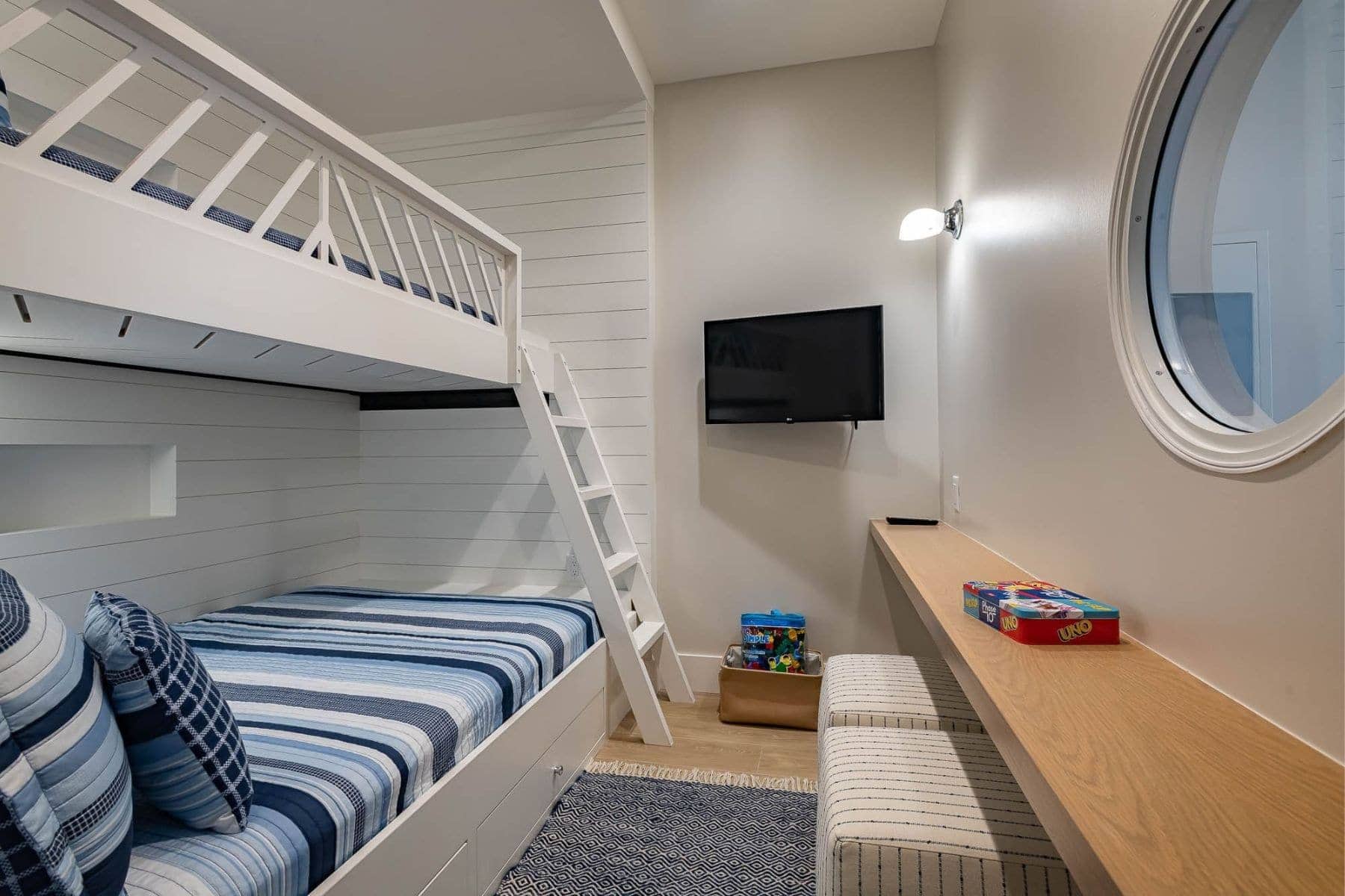 watercolor-inn-double-deck