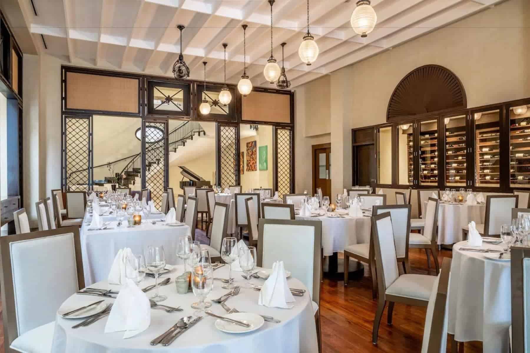 waves food restaurant