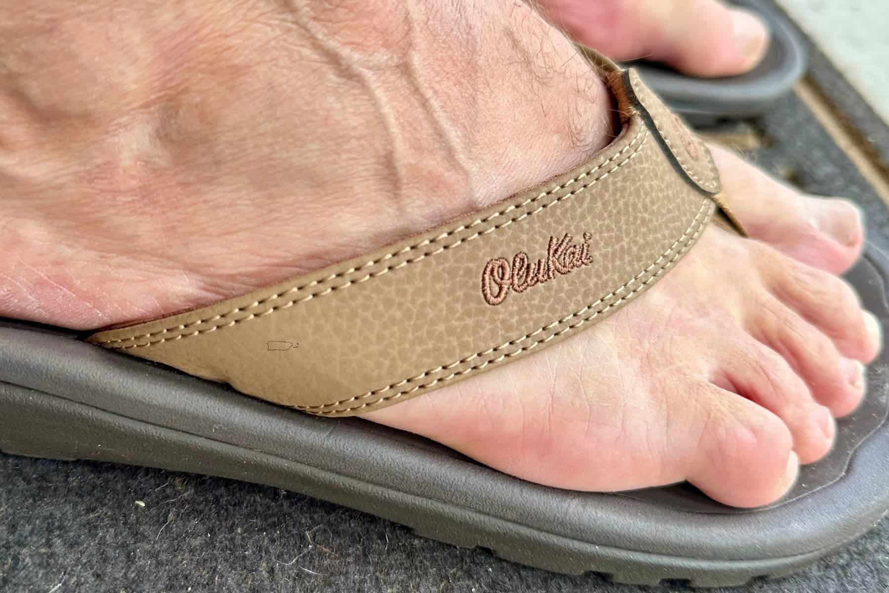 Olukai Ohana Flip Flops Detailed Strap