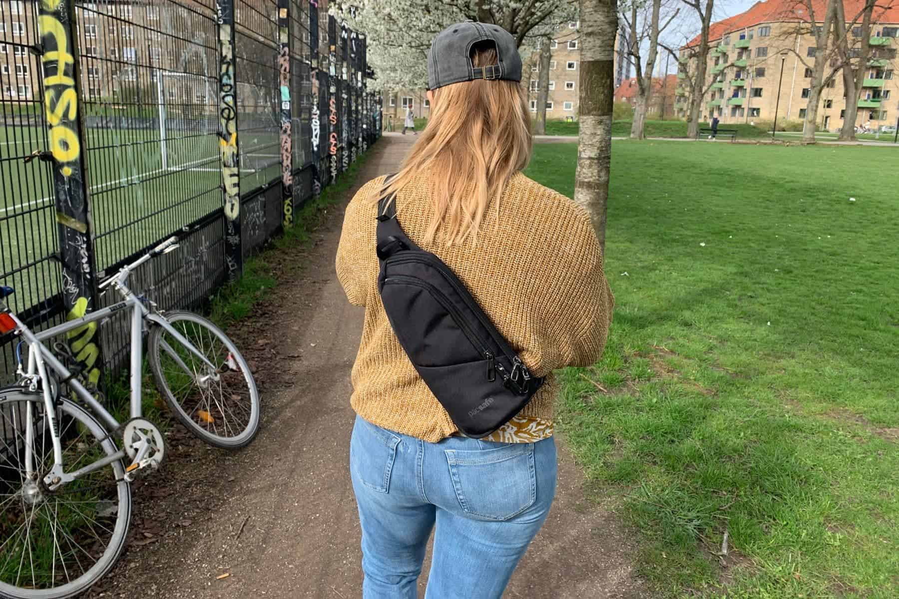 Pacsafe Vibe 150 Crossbody Sling Back