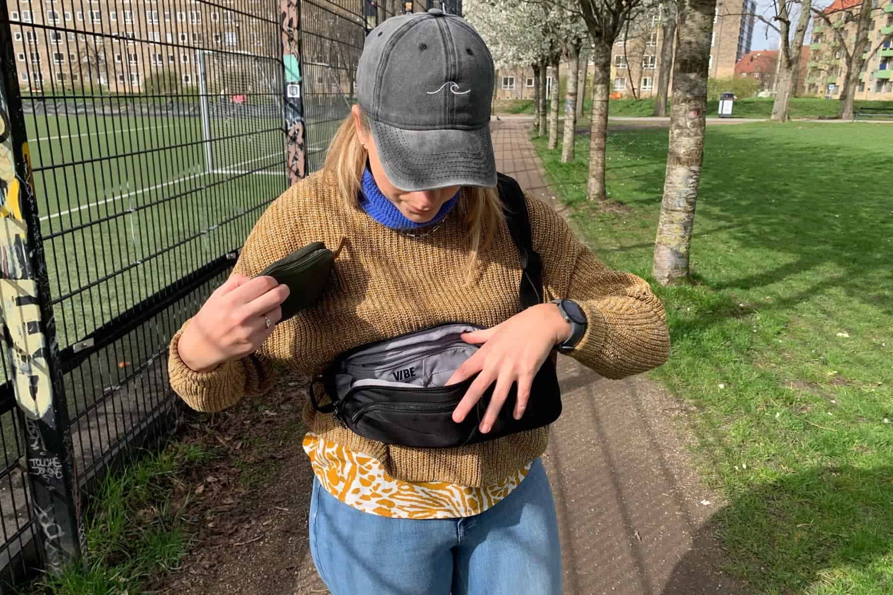 Pacsafe Vibe 150 Crossbody Sling Side Versatility